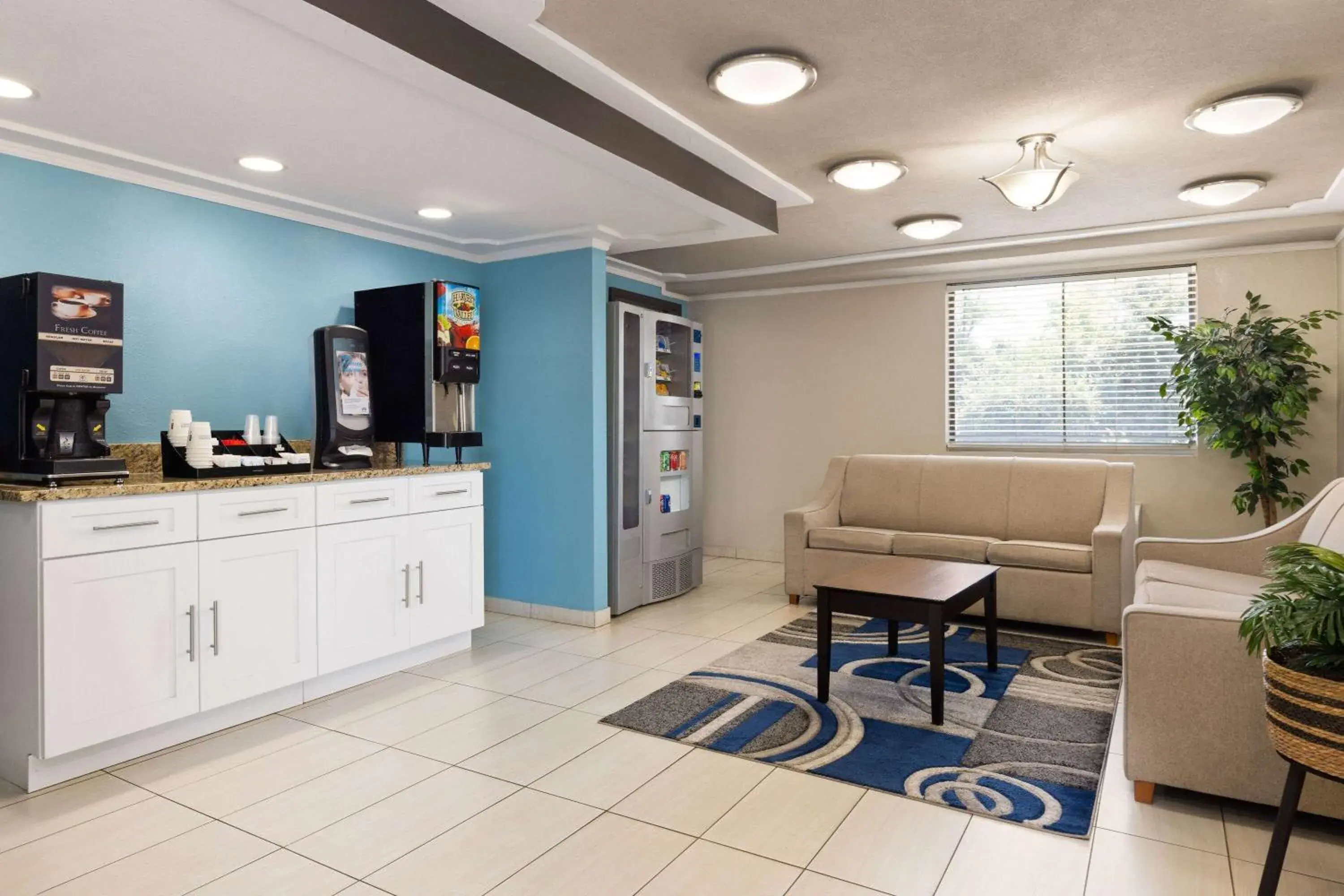 Lobby or reception in Day's Inn & Suites by Wyndham Indianapolis Airport East Lobby or reception in Day's Inn & Suites by Wyndham Indianapolis Airport East