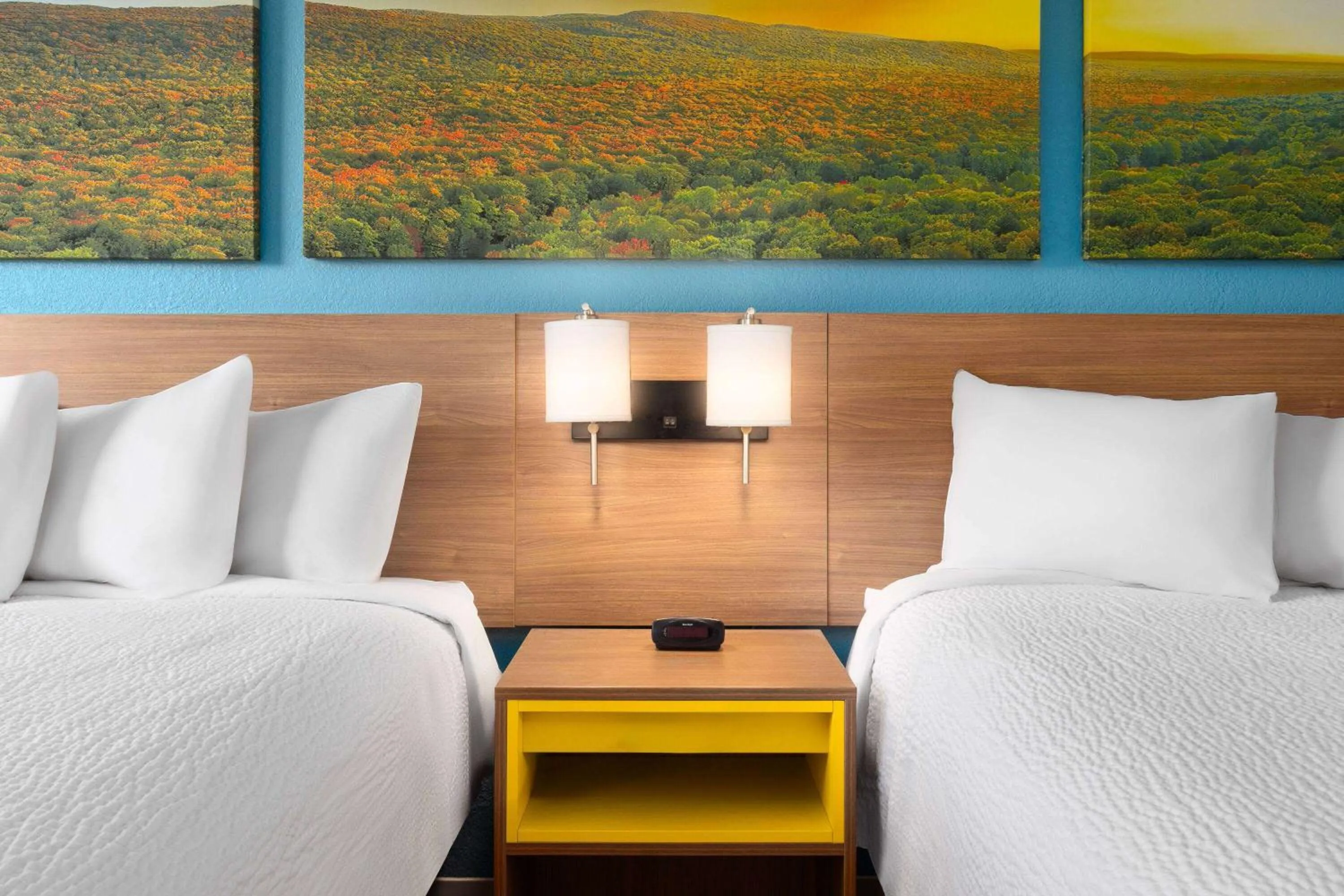 Photo of the whole room in Day's Inn & Suites by Wyndham Indianapolis Airport East