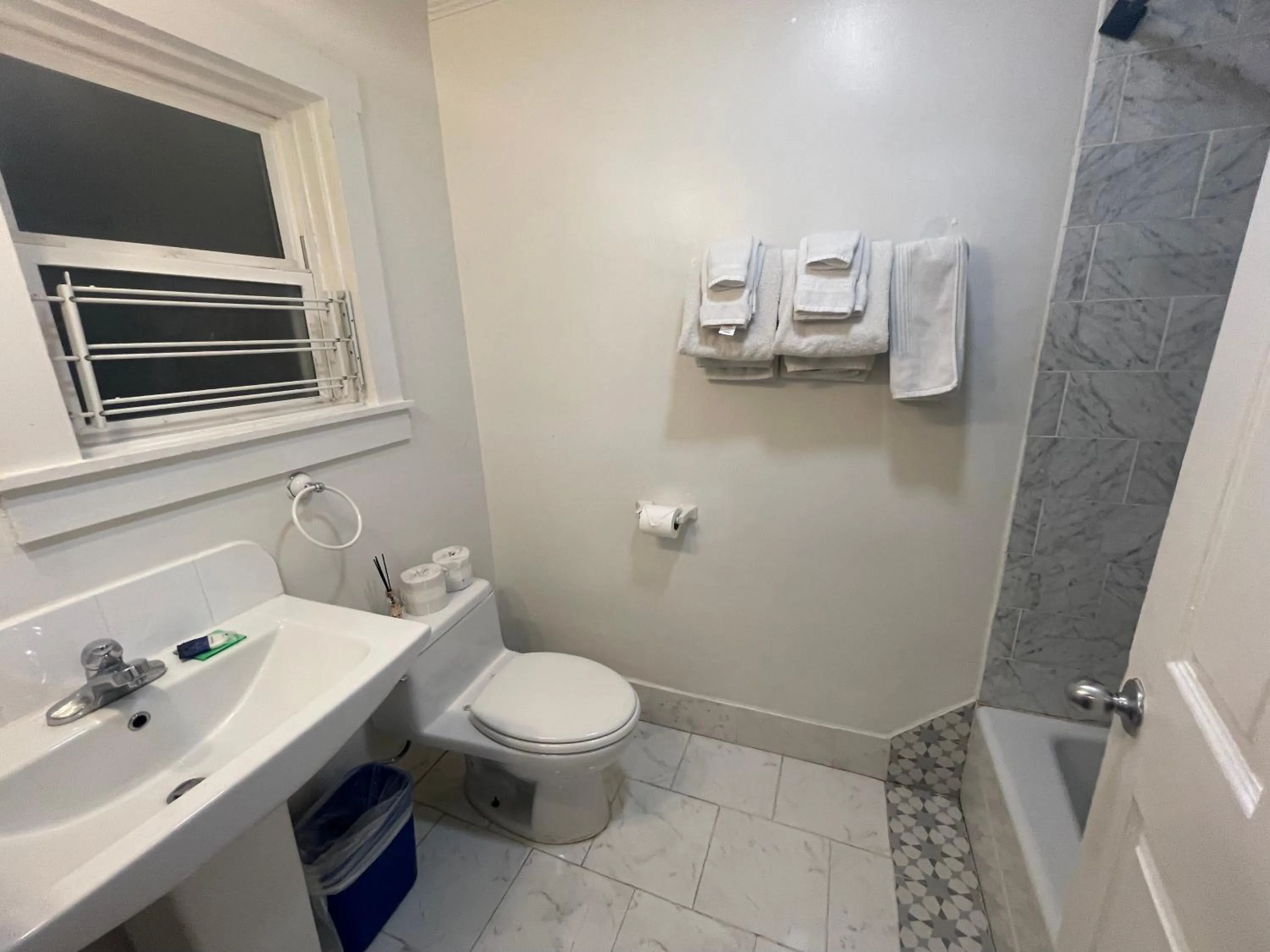 Toilet in Americas Best Value Inn Royal Carriage