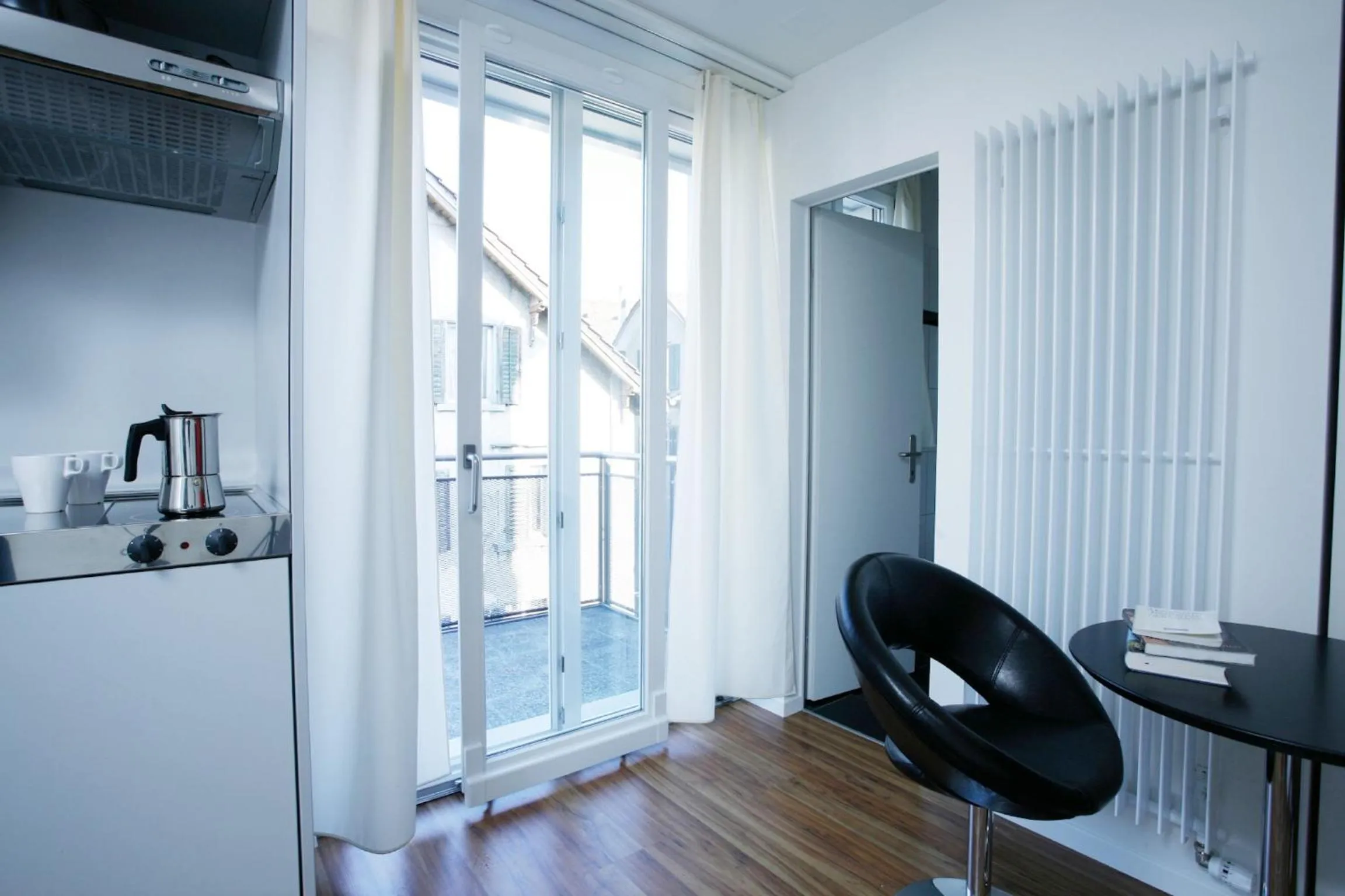 Kitchen or kitchenette in Swiss Star California - Self Check-In