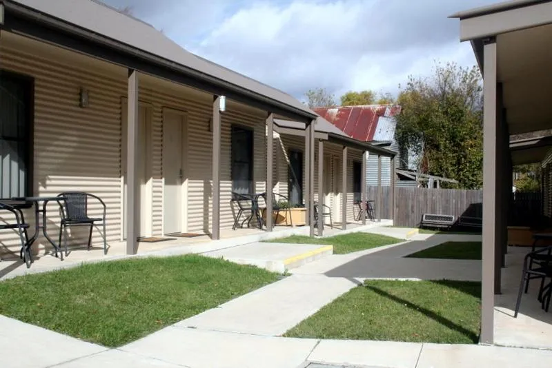 Property building in Millthorpe Motel