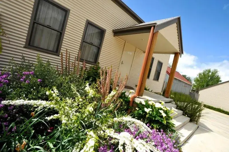 Property building in Millthorpe Motel Property building in Millthorpe Motel