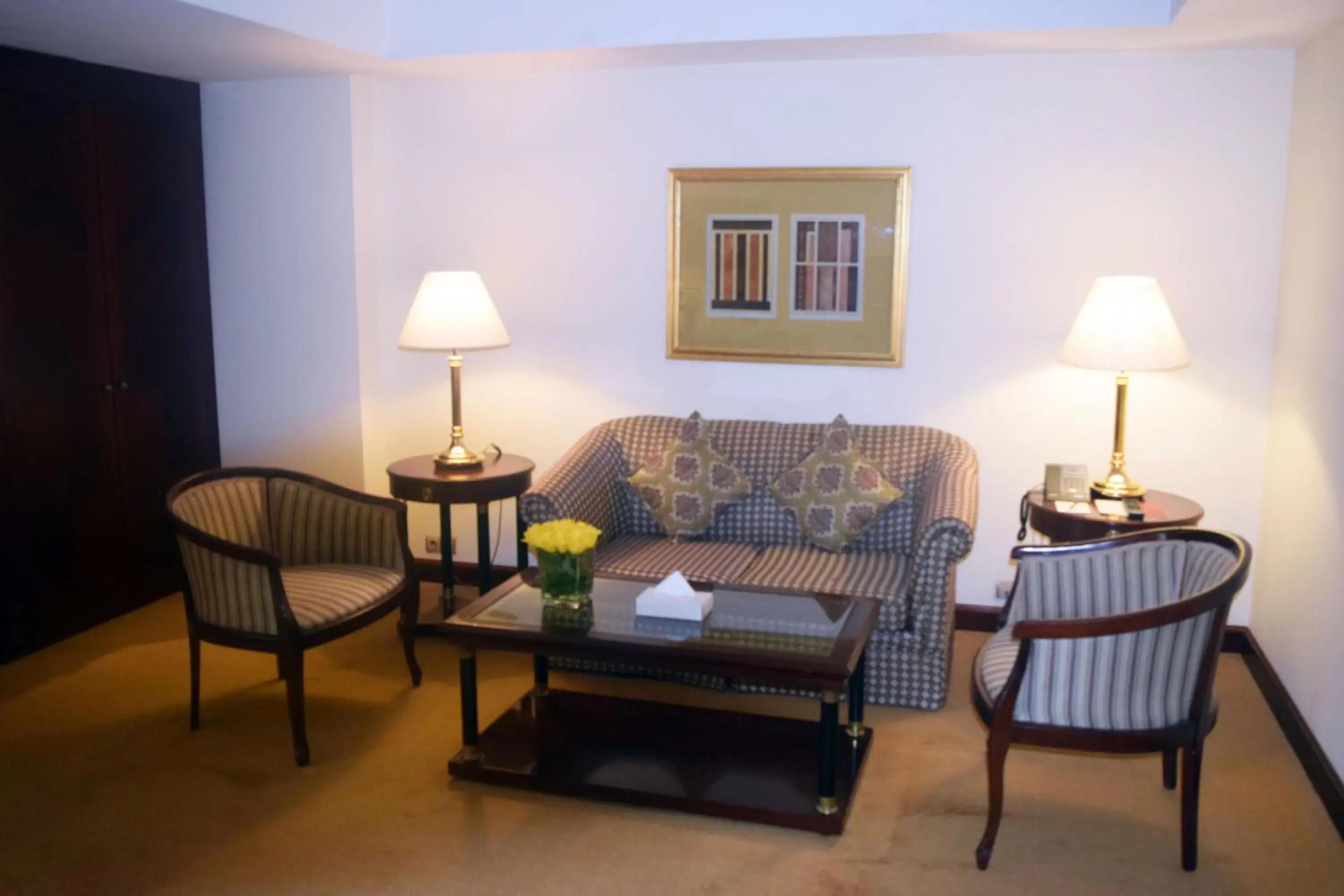 Living room in New Madinah Hotel Living room in New Madinah Hotel