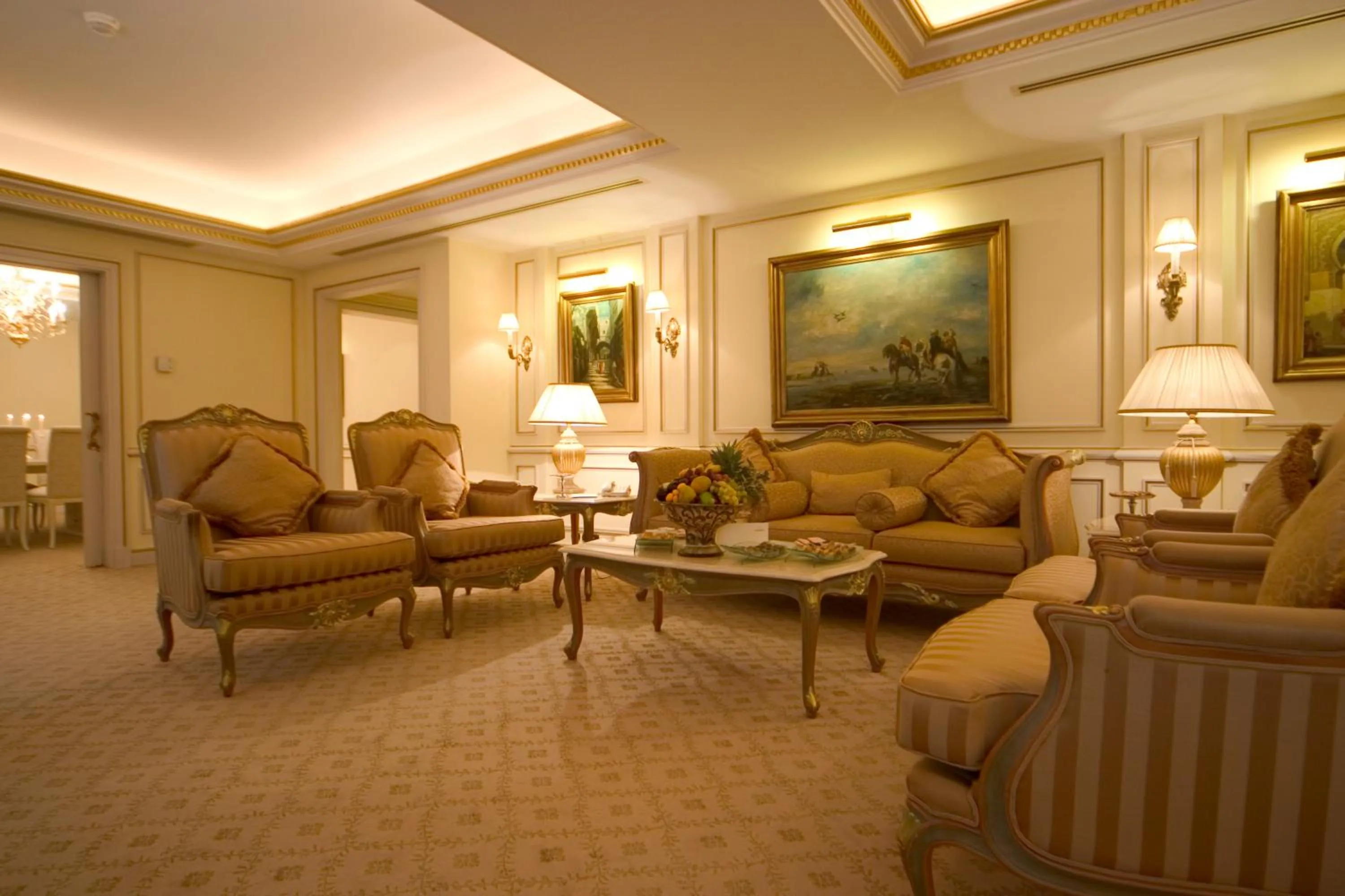 Living room in New Madinah Hotel