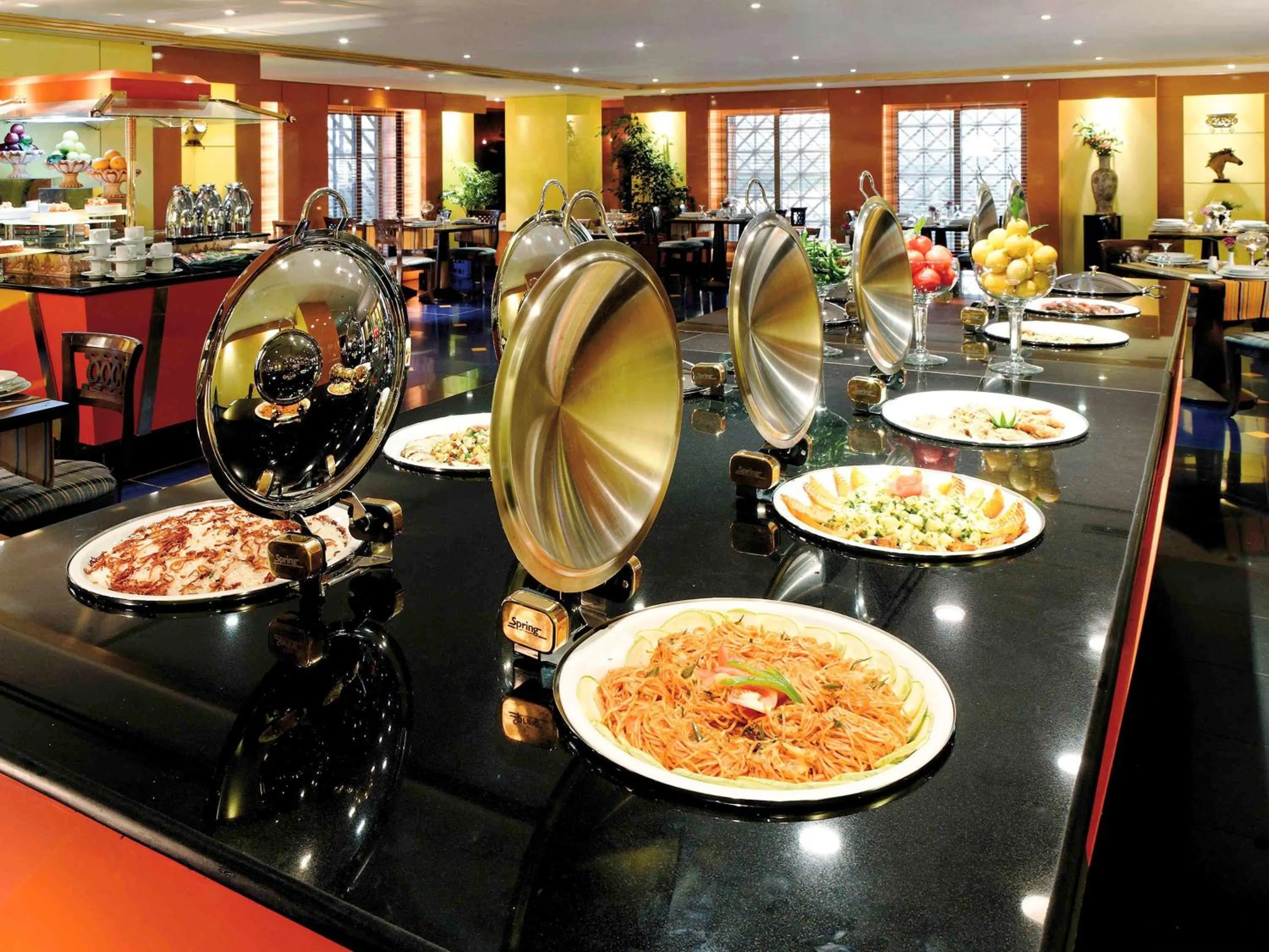 Restaurant/places to eat in New Madinah Hotel