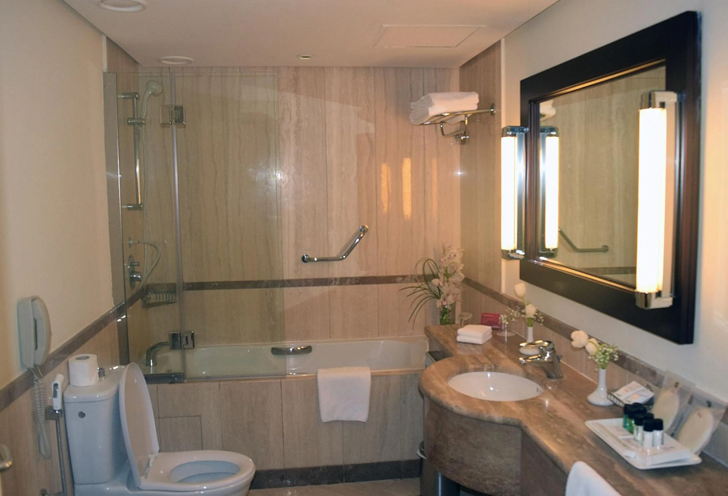 Bathroom in New Madinah Hotel
