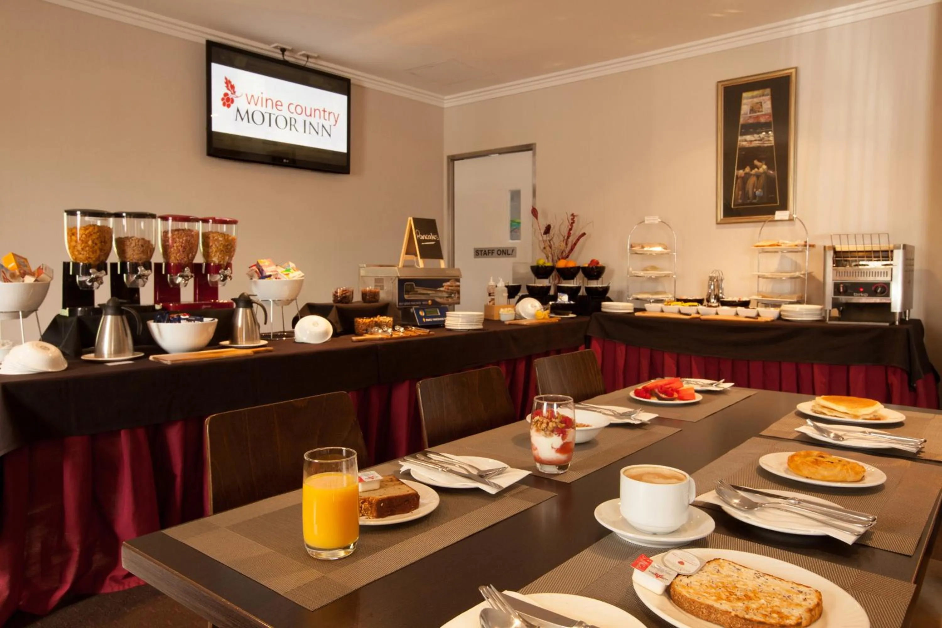 Breakfast in Wine Country Motor Inn