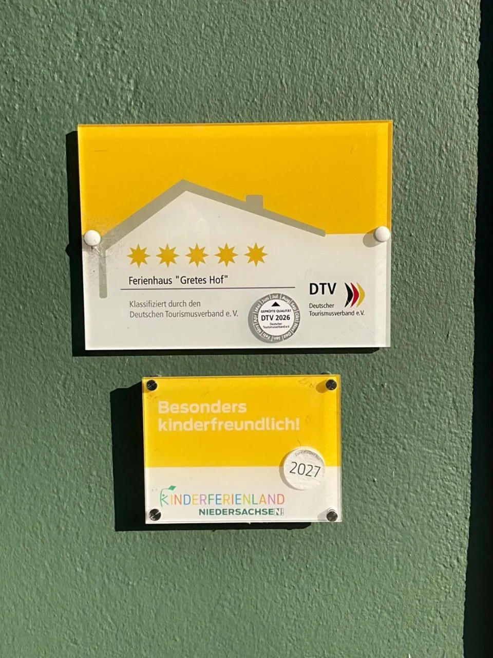 Logo/Certificate/Sign in Gretes Hof