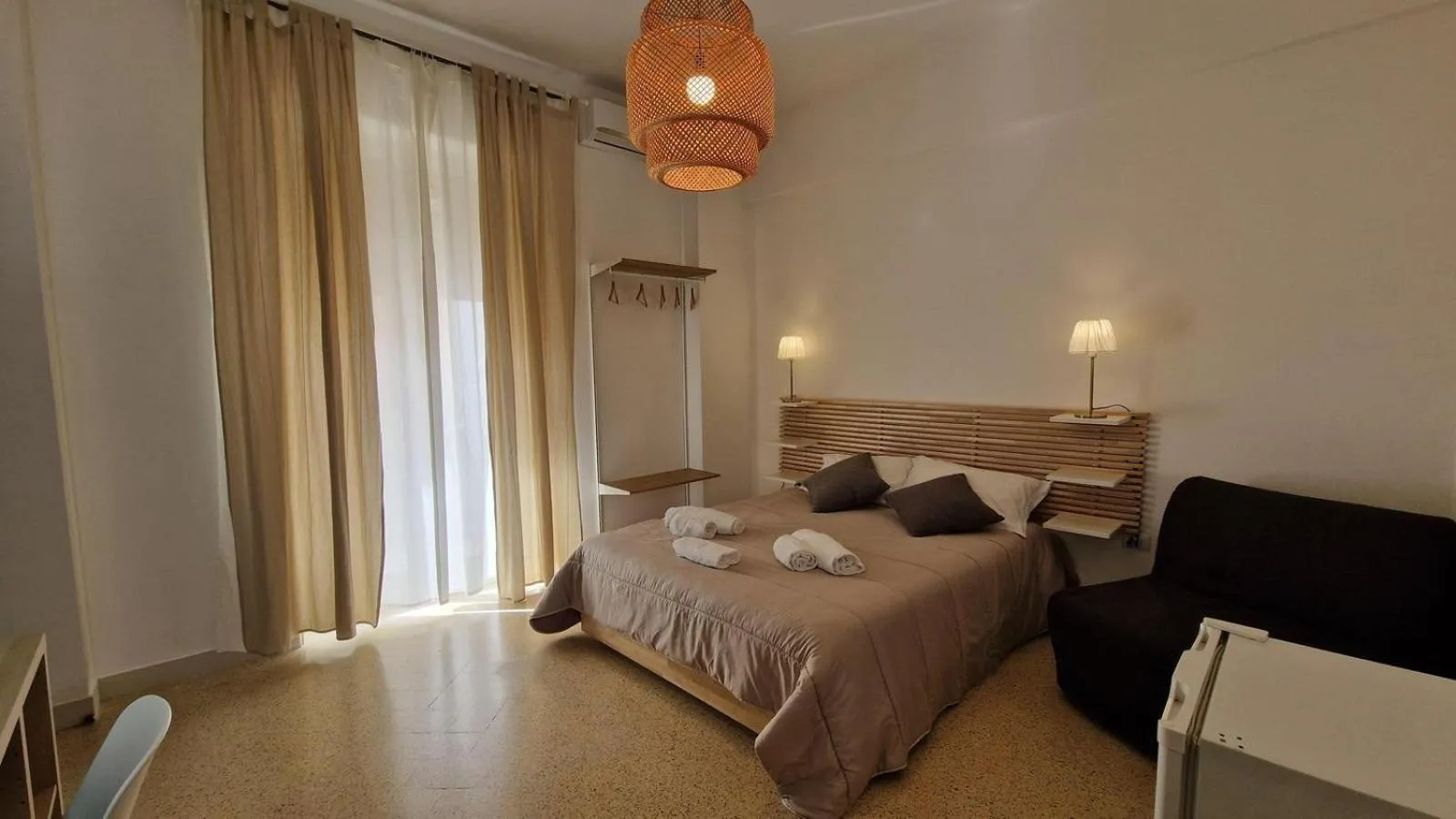 Bed in Rooms hub Portarotese