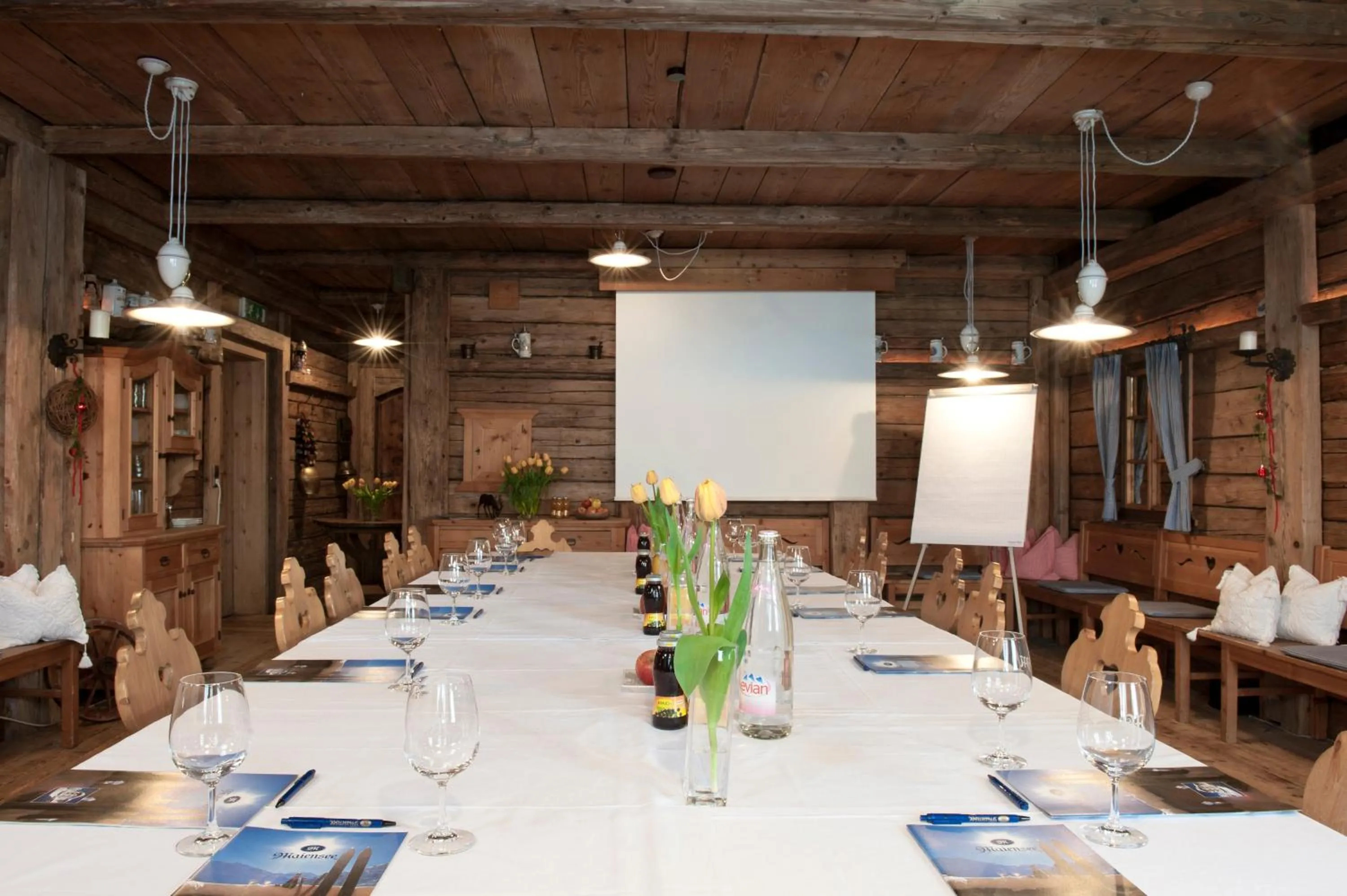 Restaurant/places to eat in Hotel Maiensee