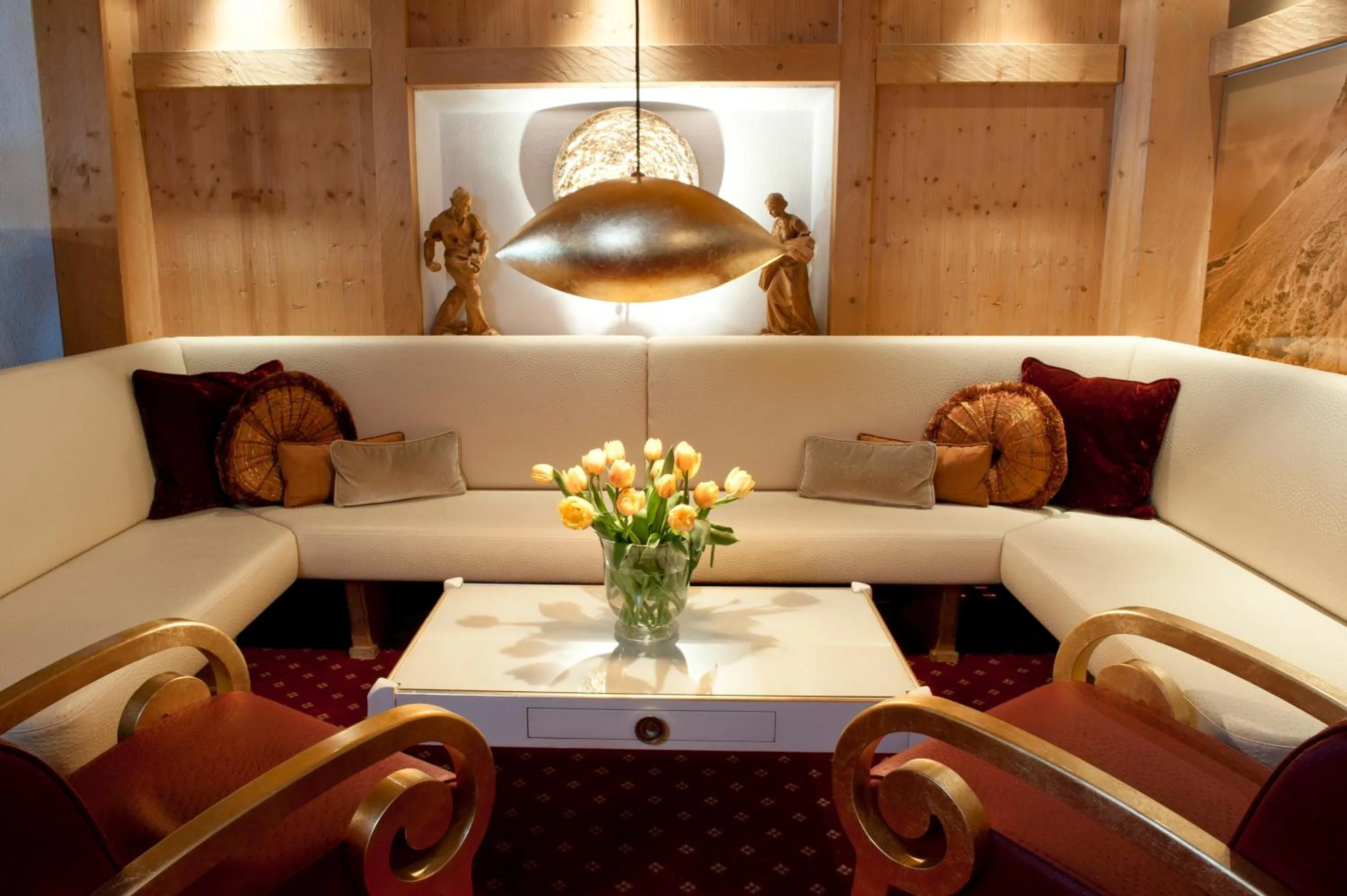 Lobby or reception in Hotel Maiensee