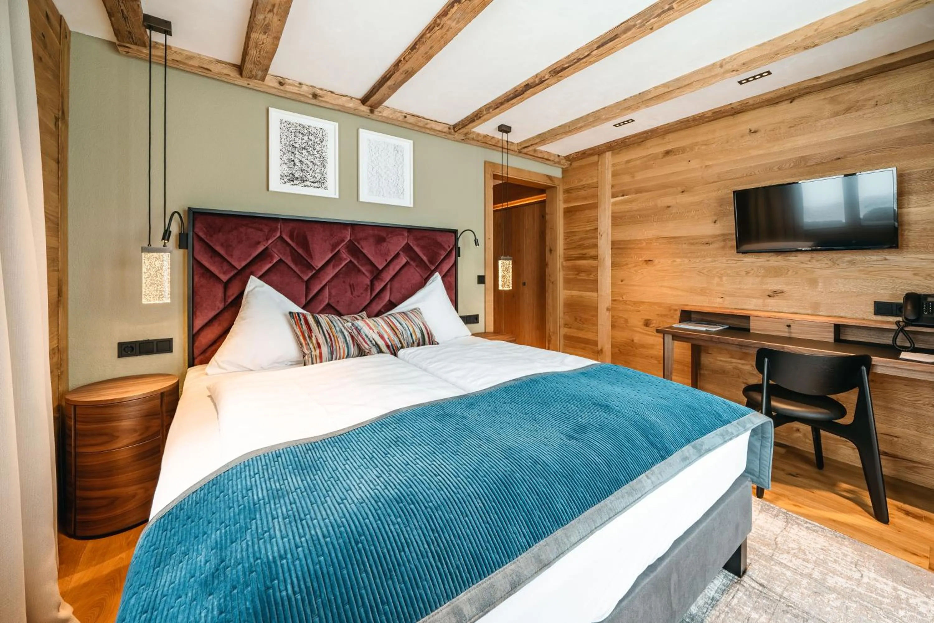 Photo of the whole room, Bed in Hotel Maiensee