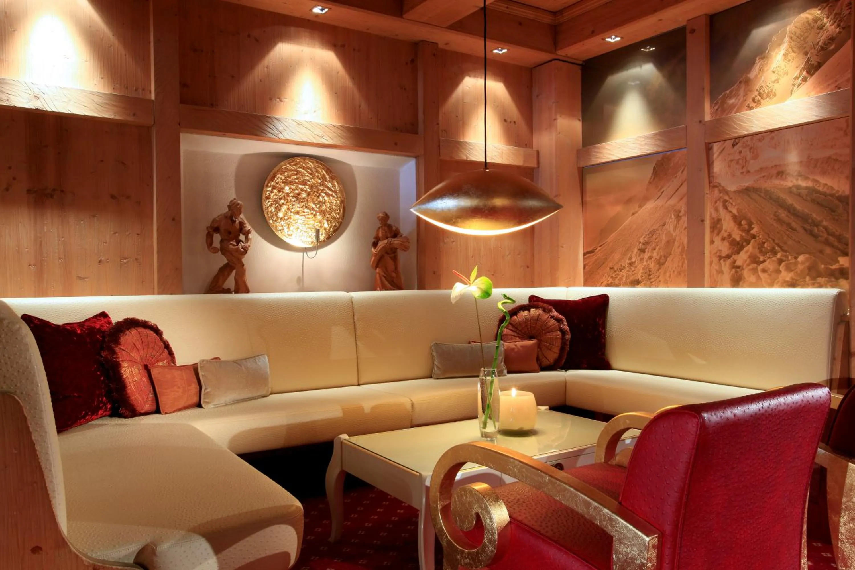 Lobby or reception in Hotel Maiensee