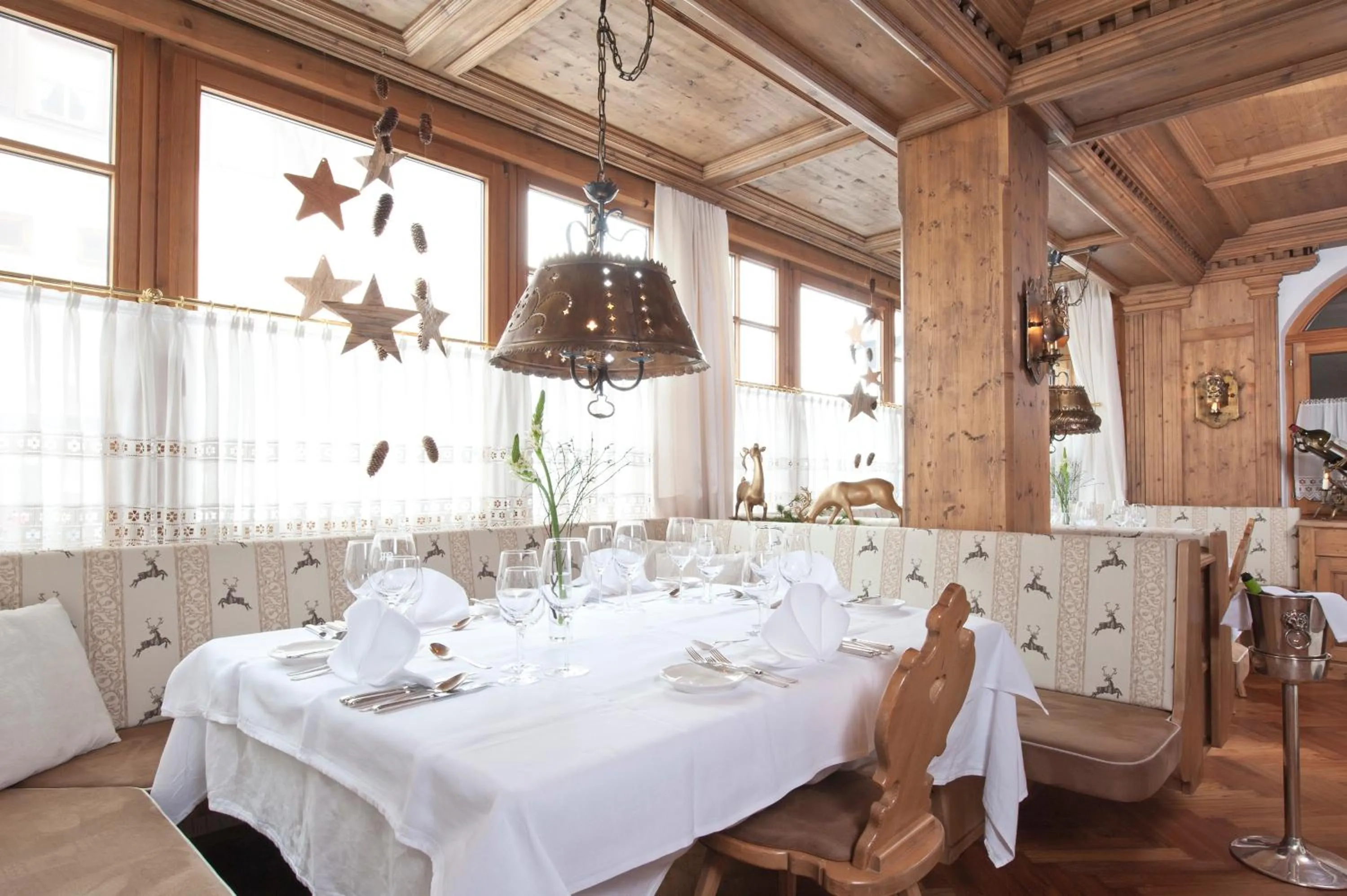 Restaurant/places to eat in Hotel Maiensee