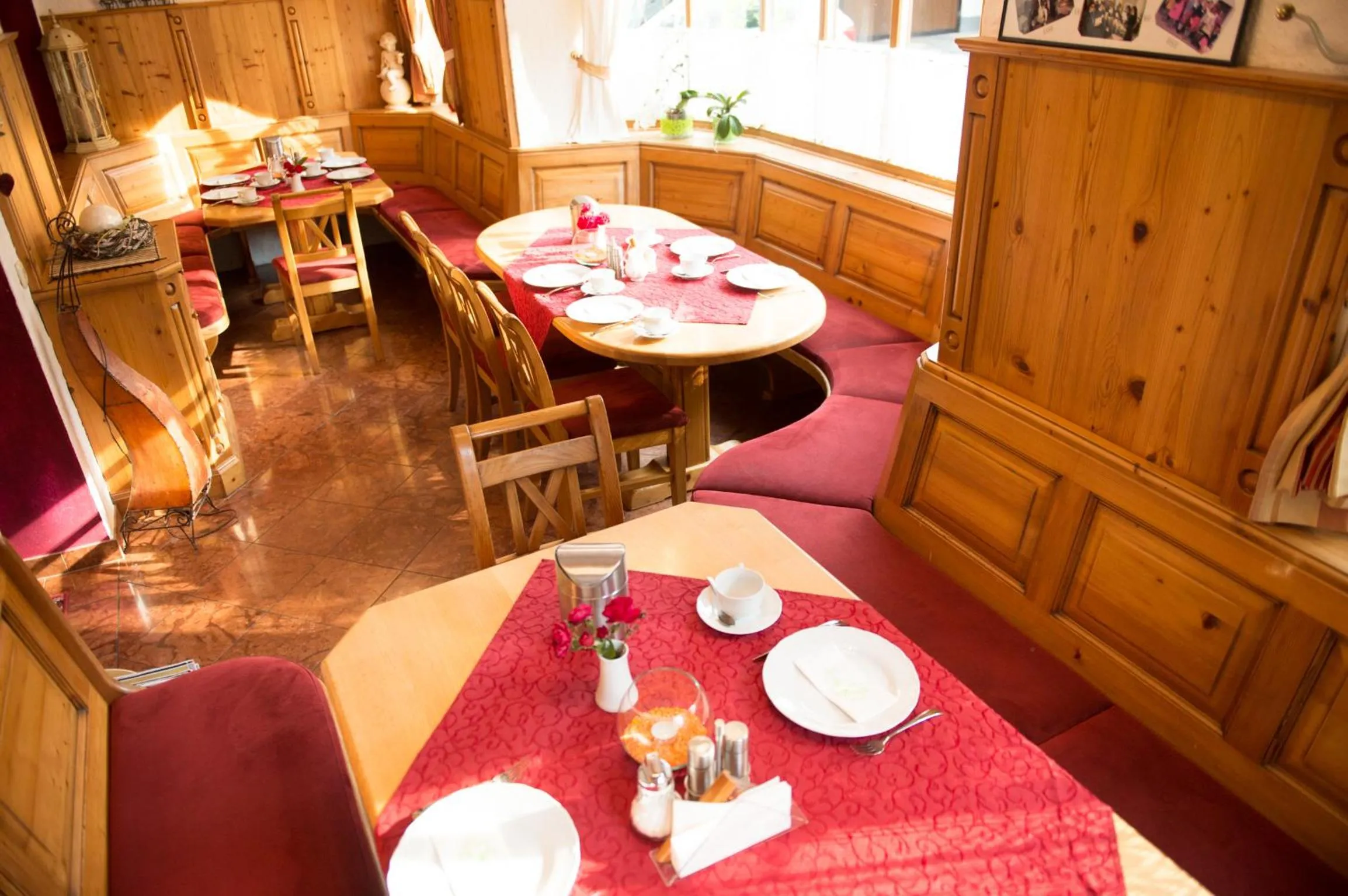 Restaurant/places to eat in Pension Irlingerhof