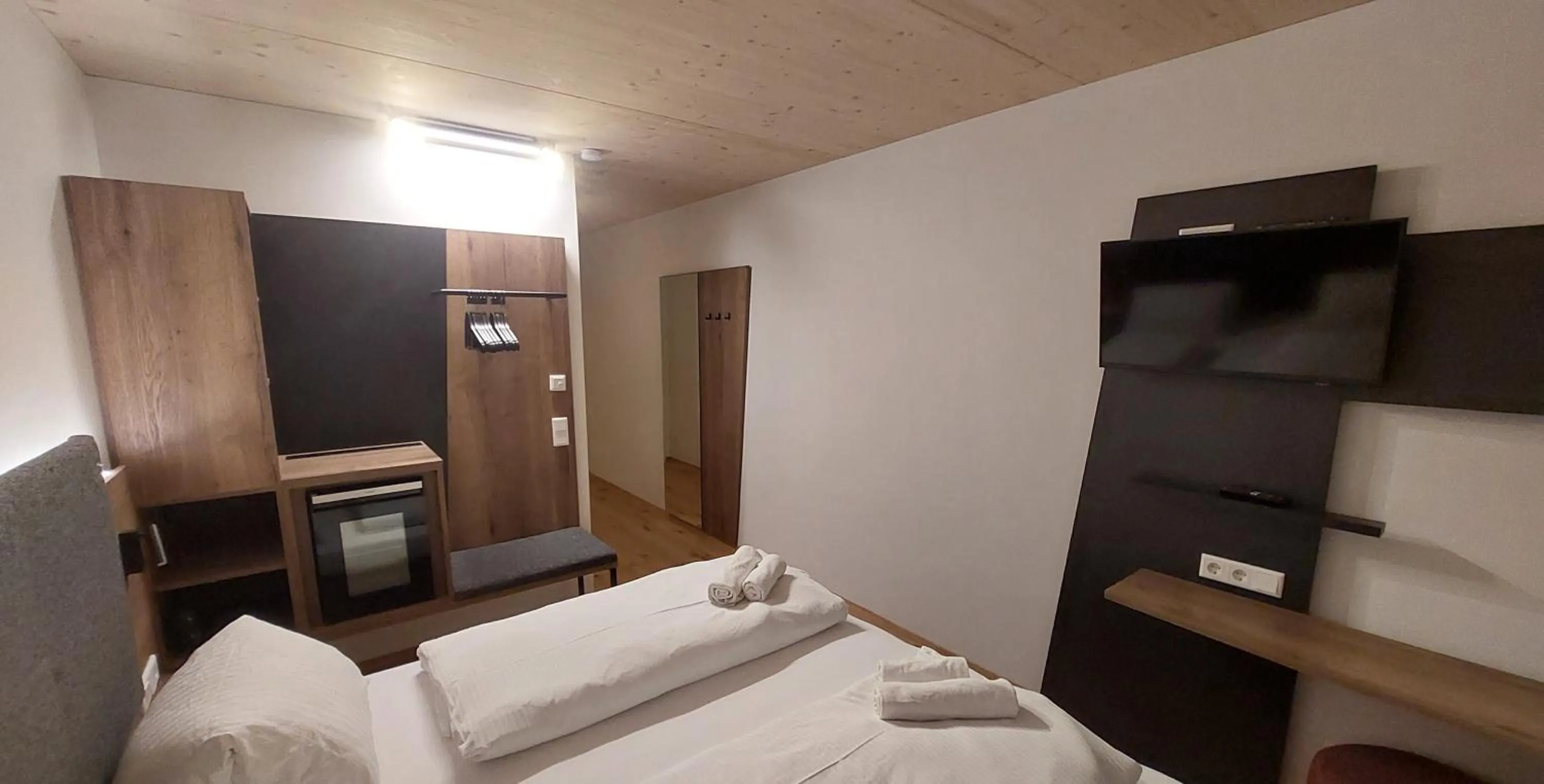 TV and multimedia, Bed in Pension Irlingerhof