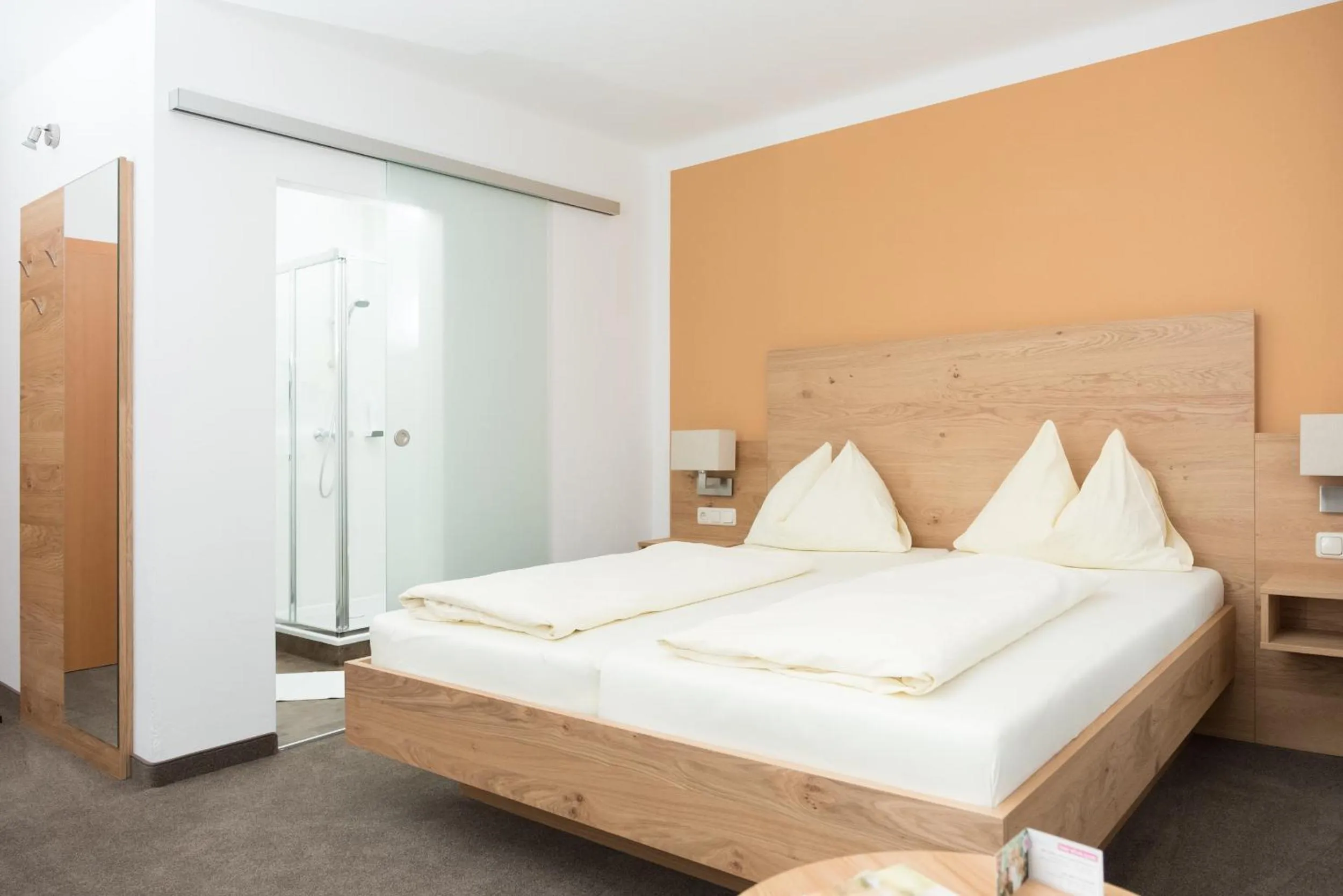 Photo of the whole room, Bed in Pension Irlingerhof