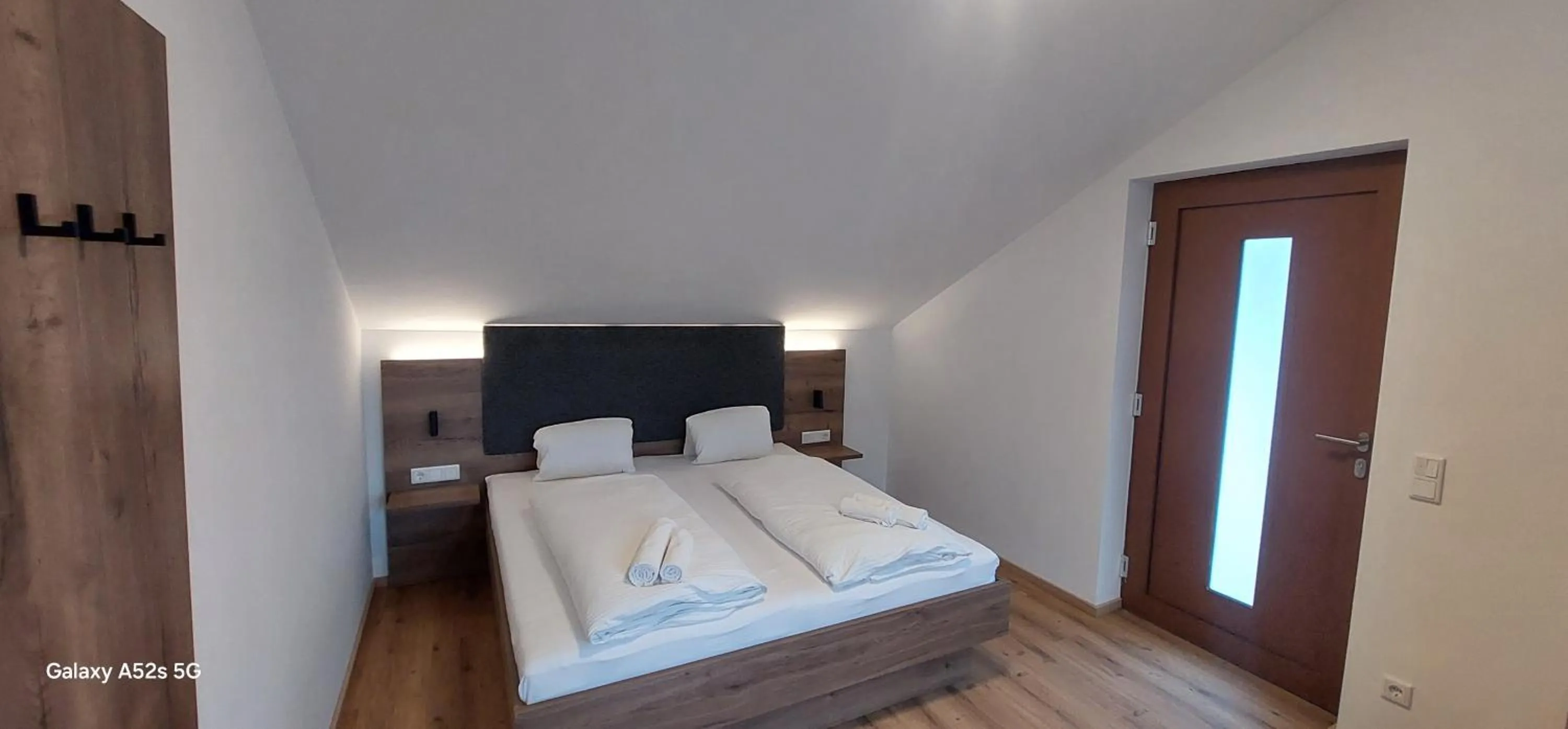 Bed in Pension Irlingerhof