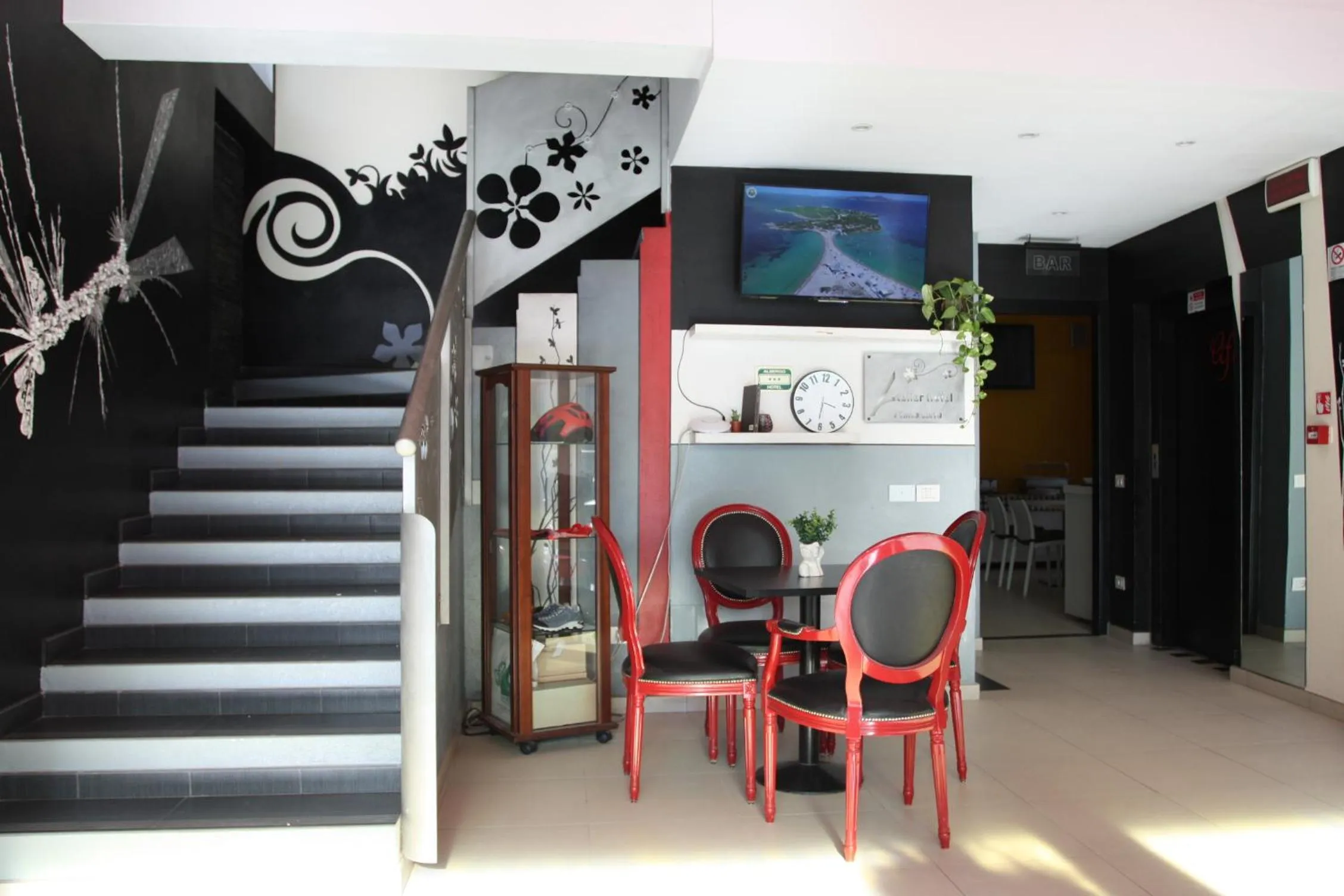 TV and multimedia in Happy Hotel Atelier Gardone Riviera Centro & Spa