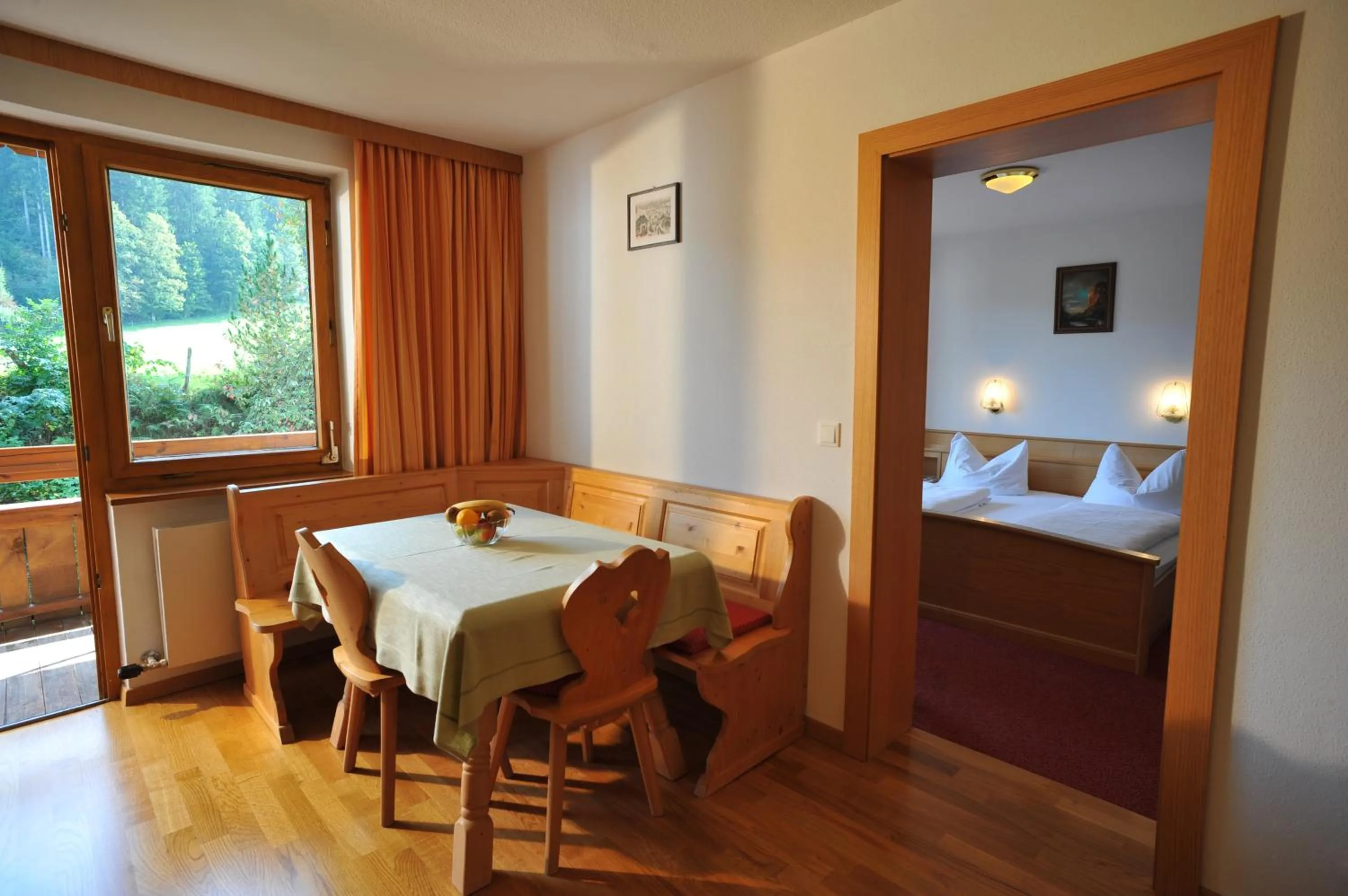 Dining area, Bed in Appartements Strobl