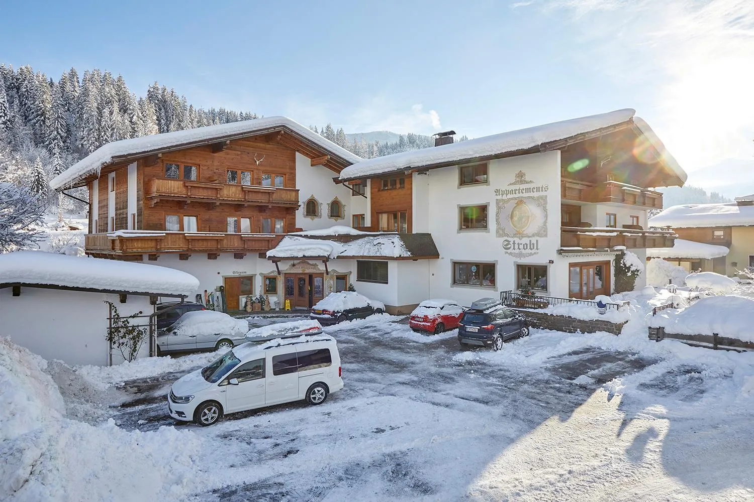 Property building in Appartements Strobl