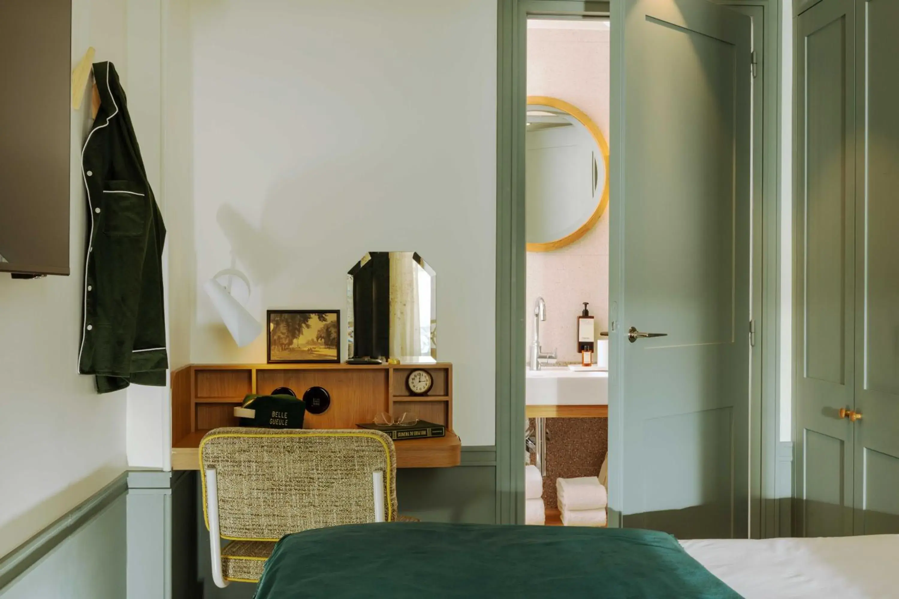 Bedroom, Bed in Hôtel Casimir Bedroom, Bed in Hôtel Casimir