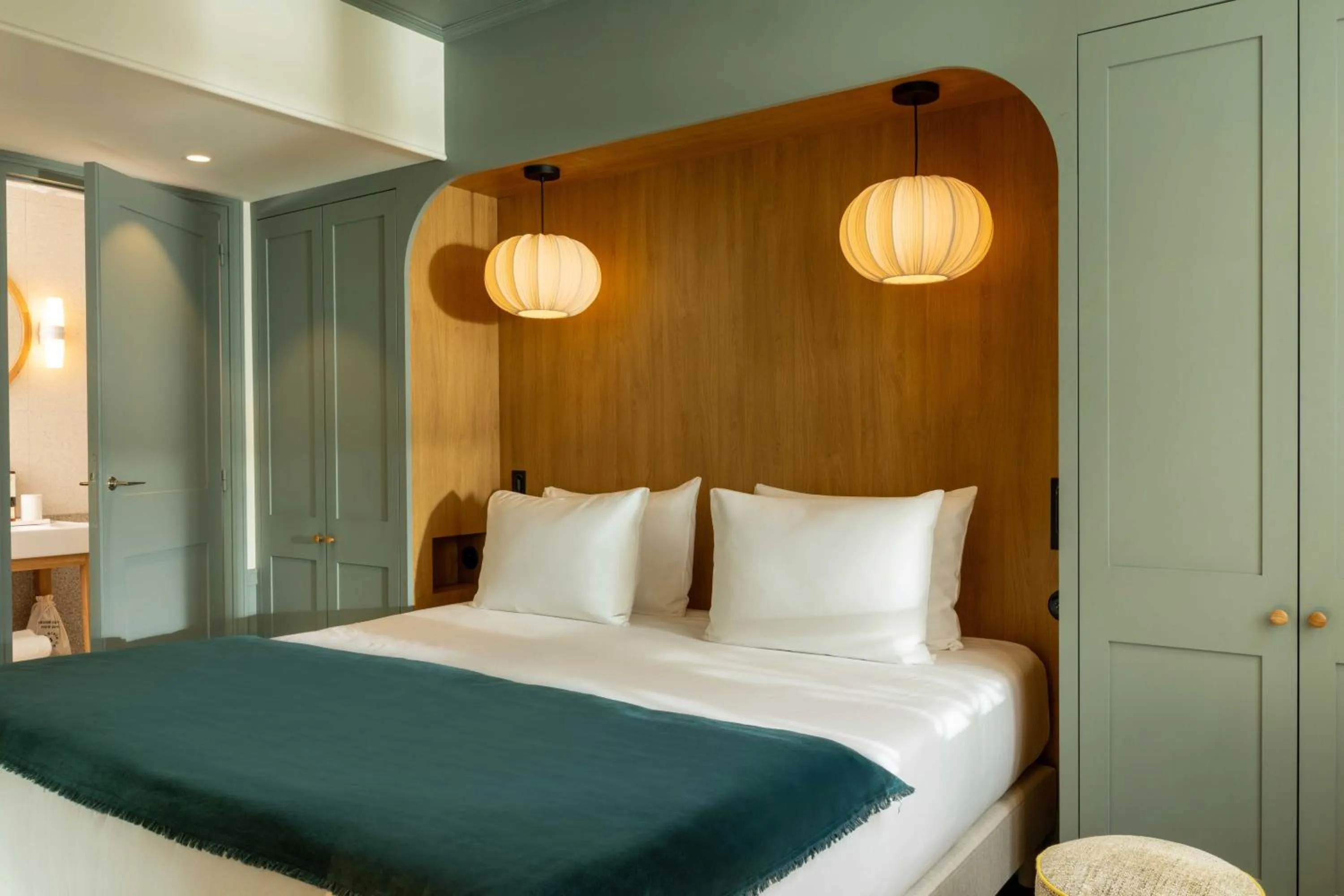 Bedroom, Bed in Hôtel Casimir