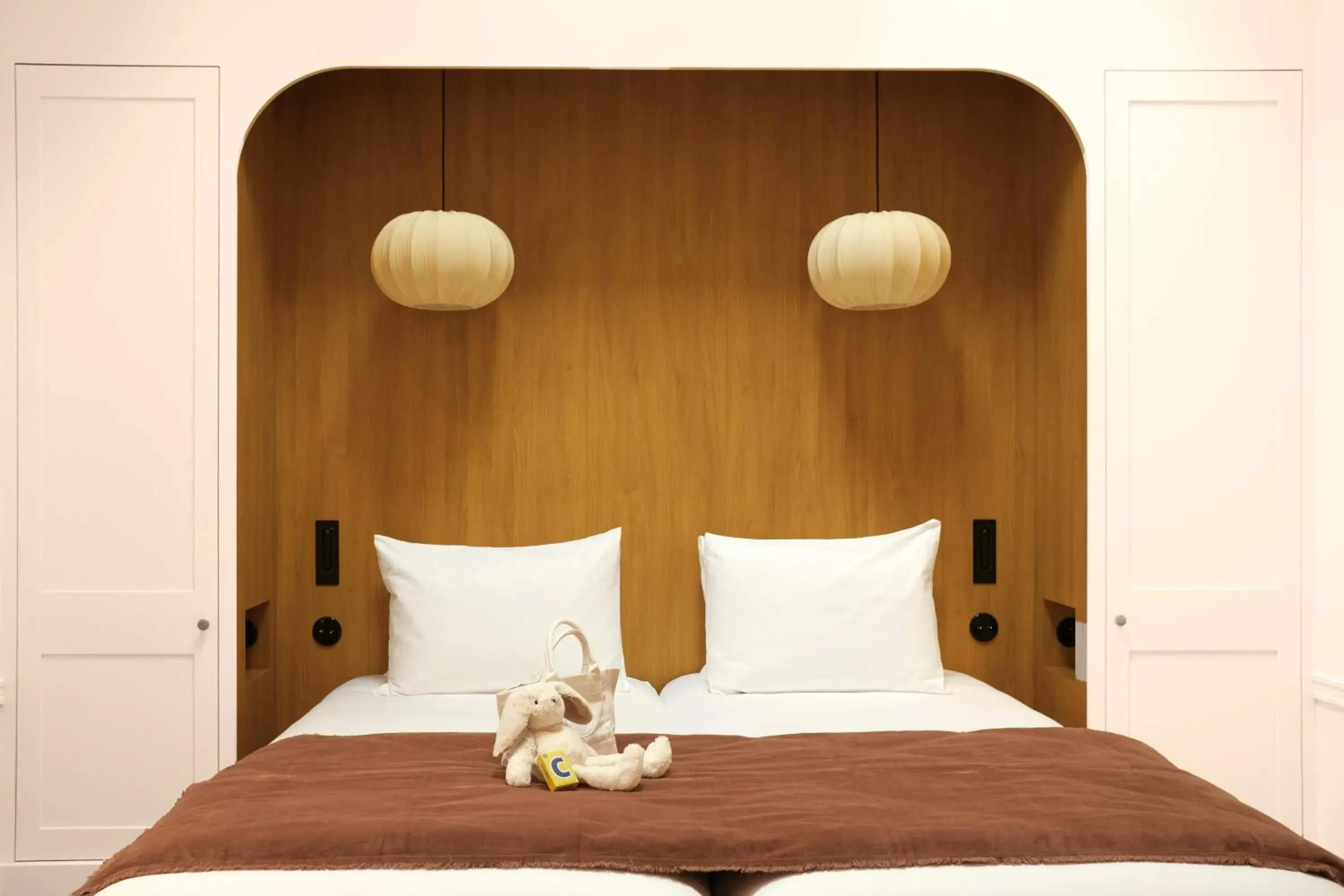 Bed in Hôtel Casimir Bed in Hôtel Casimir