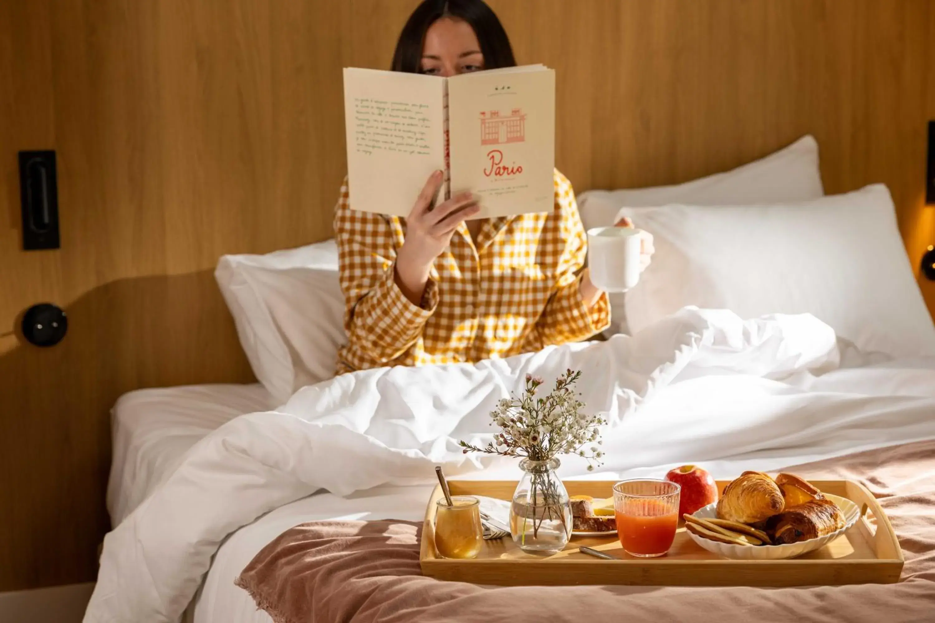 Breakfast, Bed in Hôtel Casimir Breakfast, Bed in Hôtel Casimir