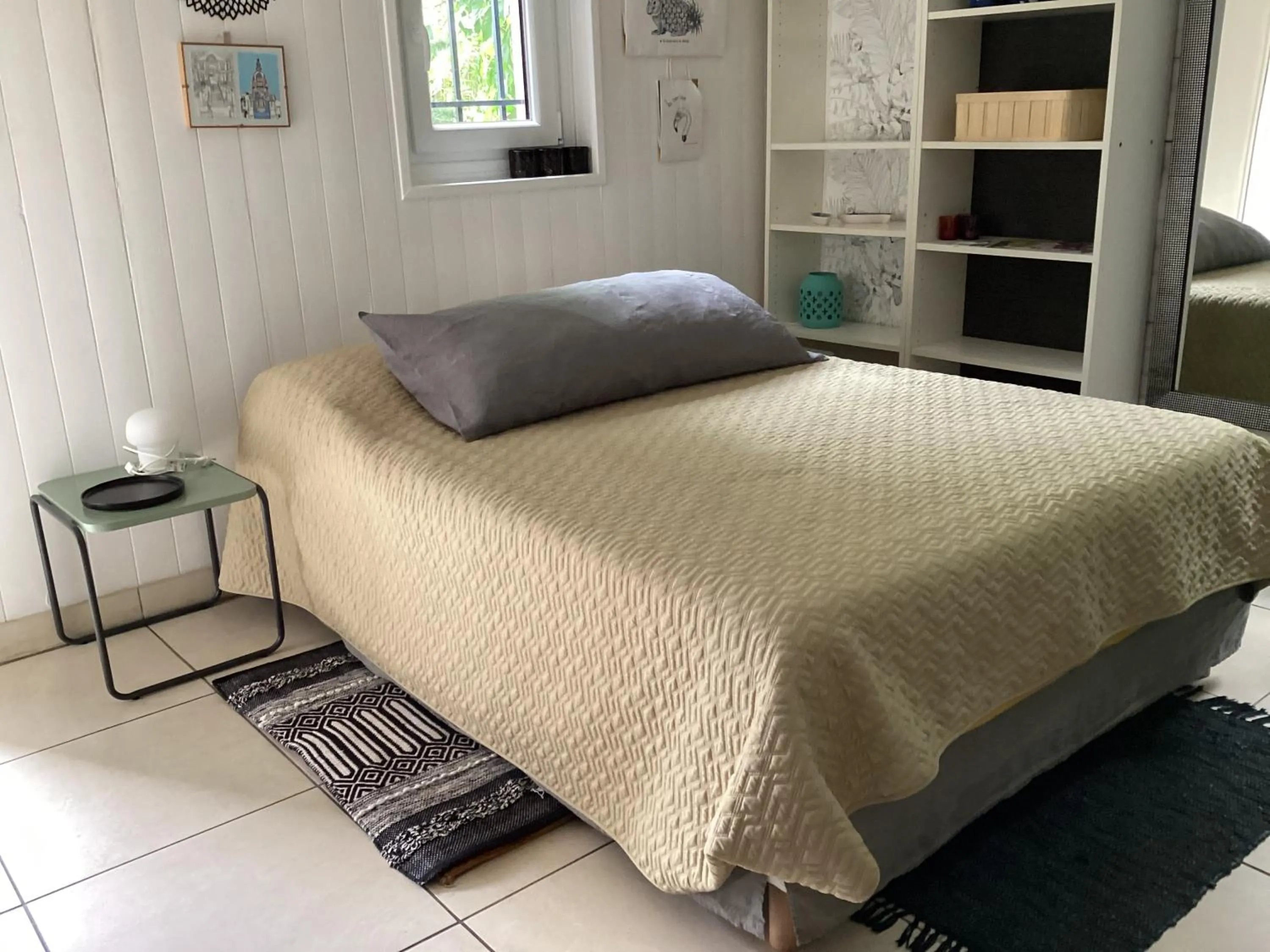 Bed in Maisonnette Nantes