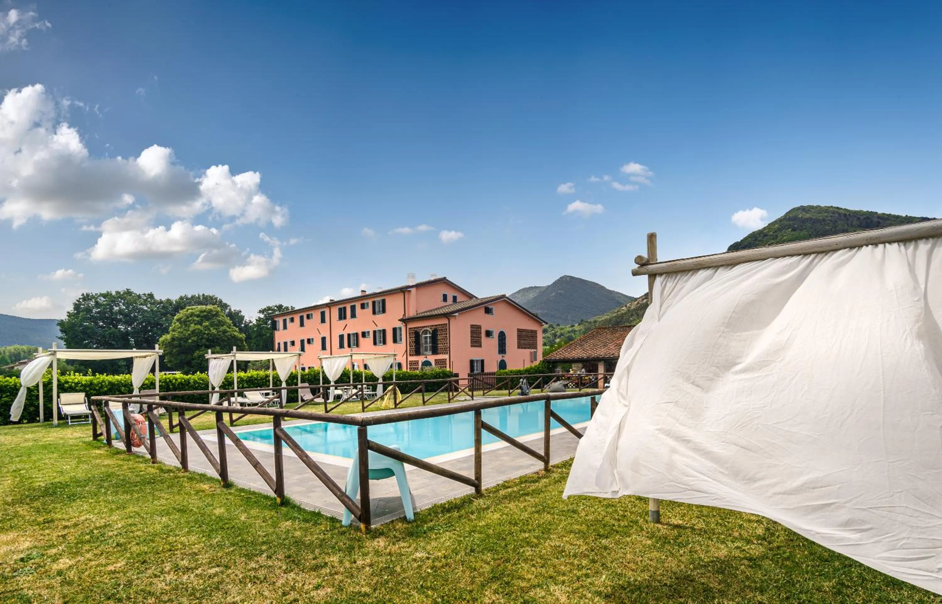 Swimming pool in Tenuta San Giovanni Lucca