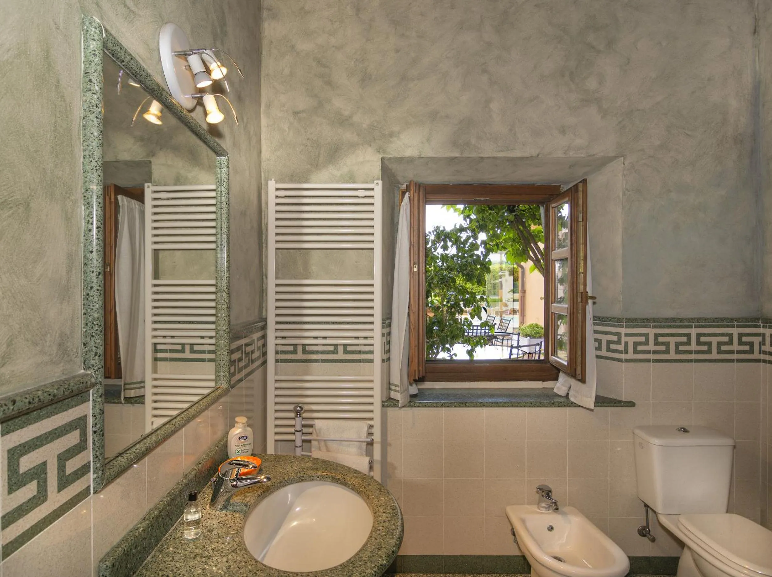 Toilet in Tenuta San Giovanni Lucca