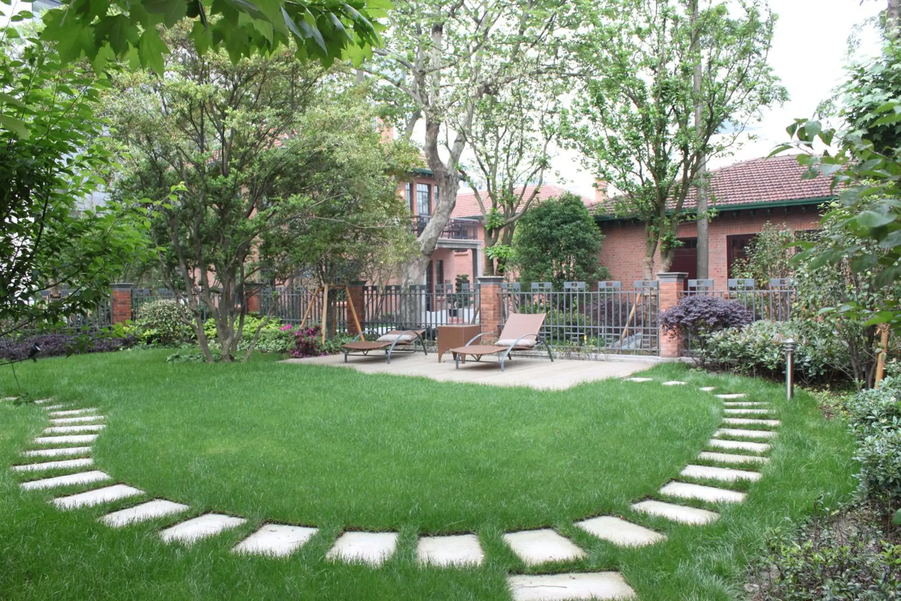 Property building in InterContinental Shanghai Expo by IHG - Huangpu Riverview, 3KM to the Bund & Lujiazui, Near 2 Major Exhibition Centers, Onsite Currency Exchange Property building in InterContinental Shanghai Expo by IHG - Huangpu Riverview, 3KM to the Bund & Lujiazui, Near 2 Major Exhibition Centers, Onsite Currency Exchange