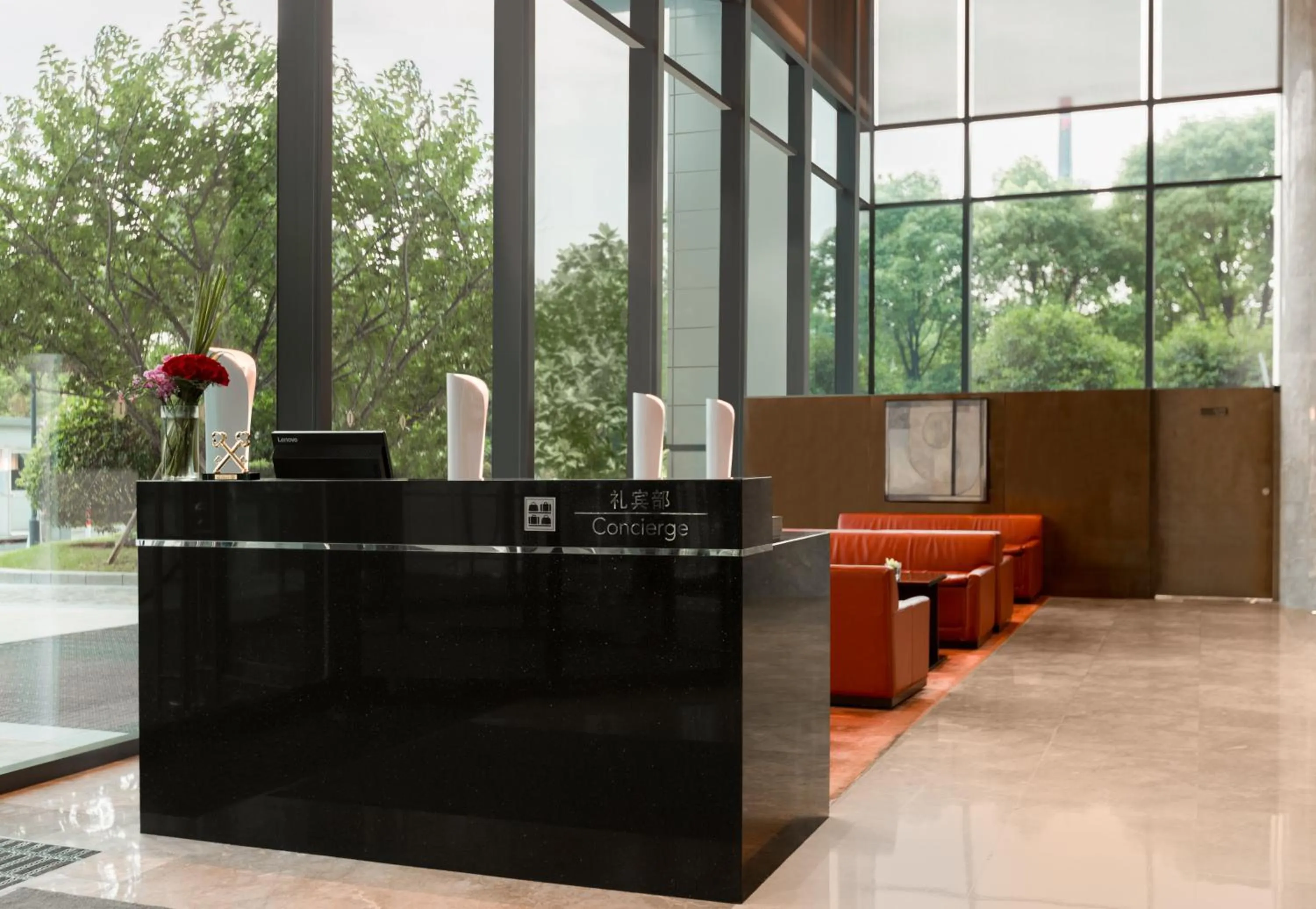 Property building in InterContinental Shanghai Expo by IHG - Huangpu Riverview, 3KM to the Bund & Lujiazui, Near 2 Major Exhibition Centers, Onsite Currency Exchange