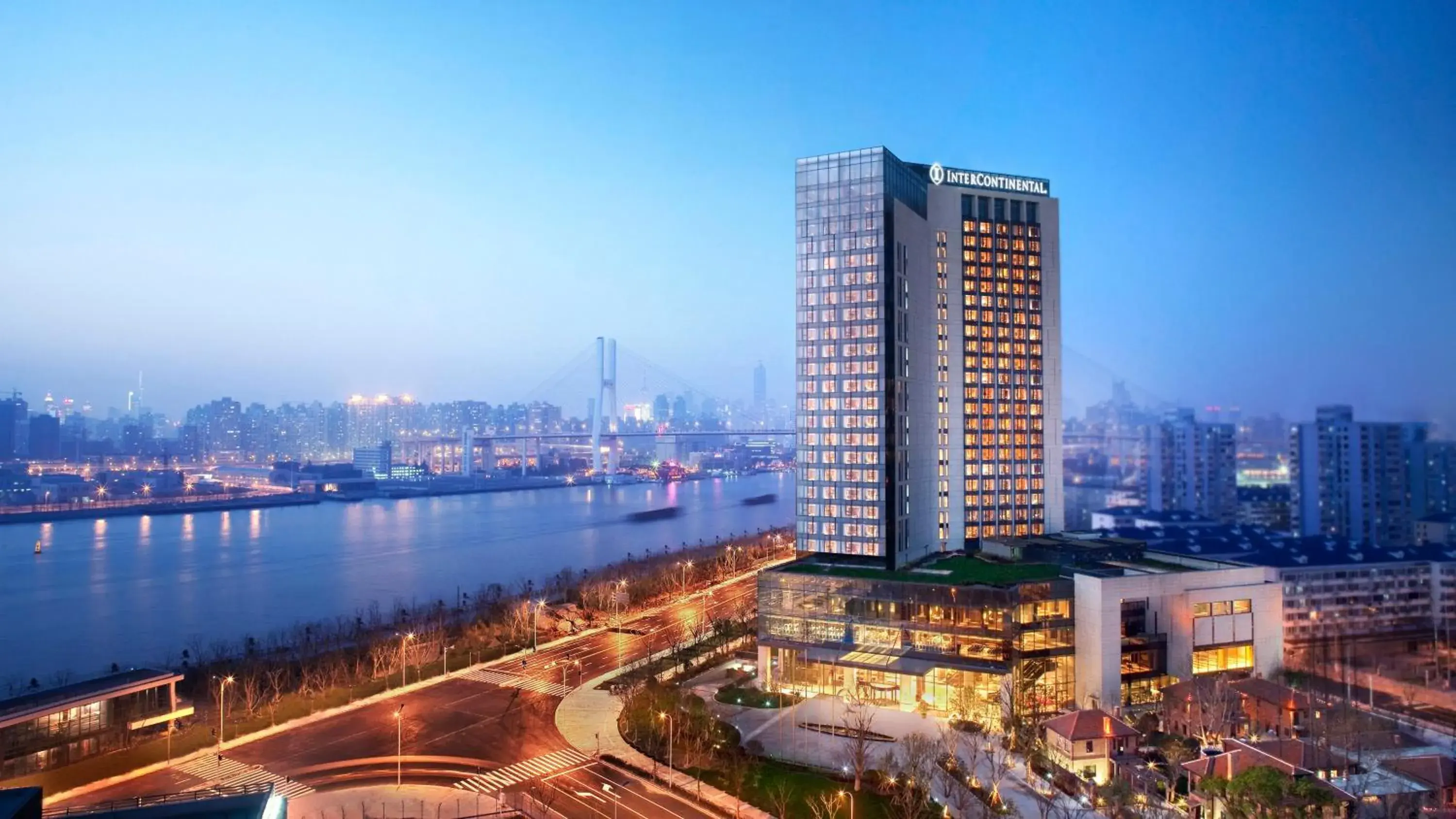 Property building in InterContinental Shanghai Expo by IHG - Huangpu Riverview, 3KM to the Bund & Lujiazui, Near 2 Major Exhibition Centers, Onsite Currency Exchange Property building in InterContinental Shanghai Expo by IHG - Huangpu Riverview, 3KM to the Bund & Lujiazui, Near 2 Major Exhibition Centers, Onsite Currency Exchange