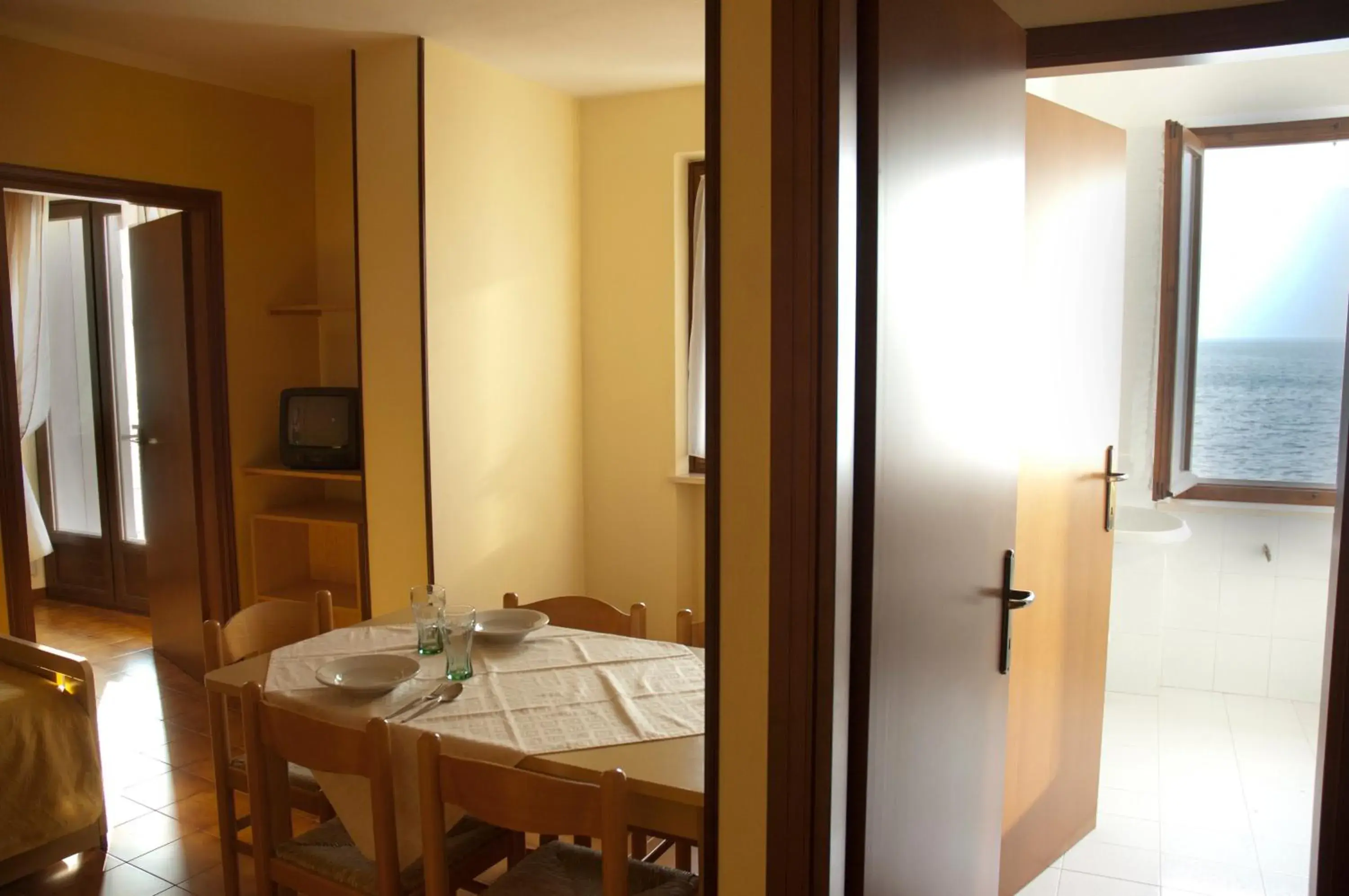Bed, Bathroom in Hotel Merano