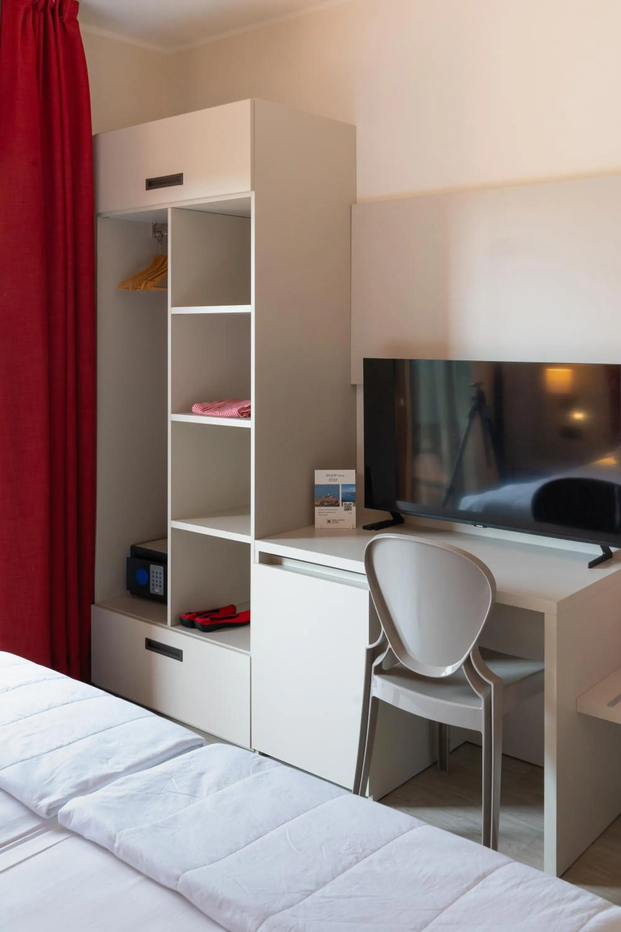 TV and multimedia, Bed in Hotel Catullo