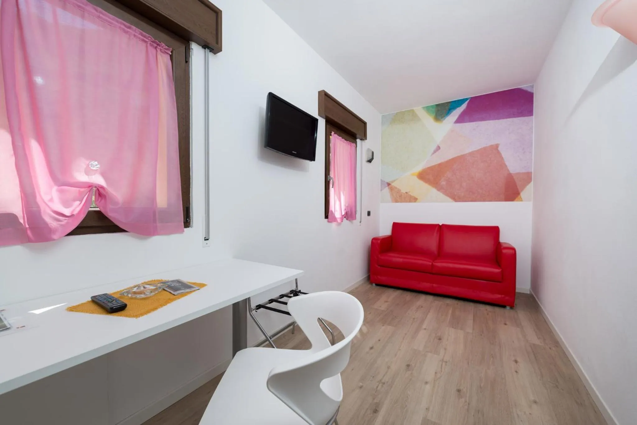 Decorative detail in Hotel Catullo