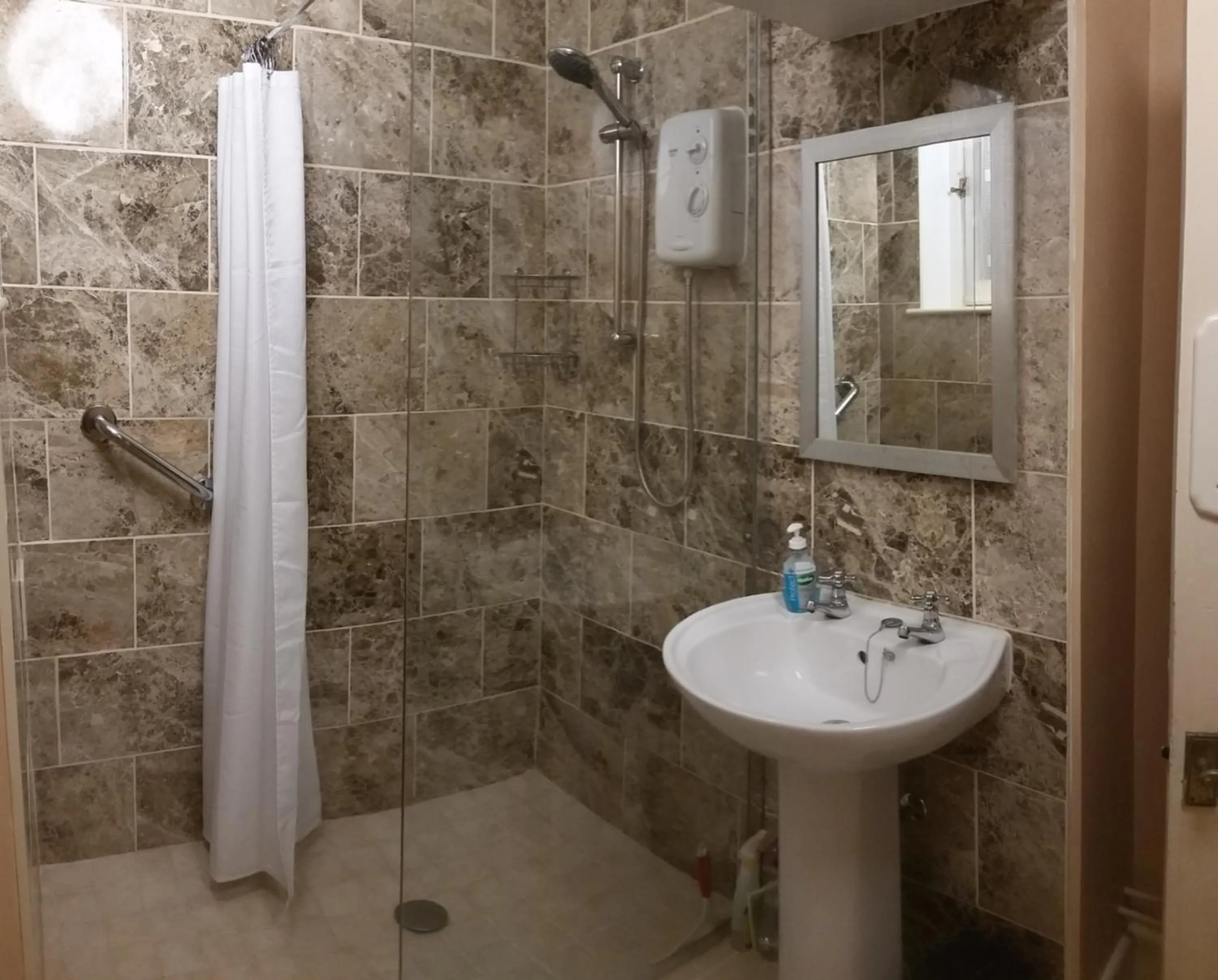 Bathroom in Grantham House