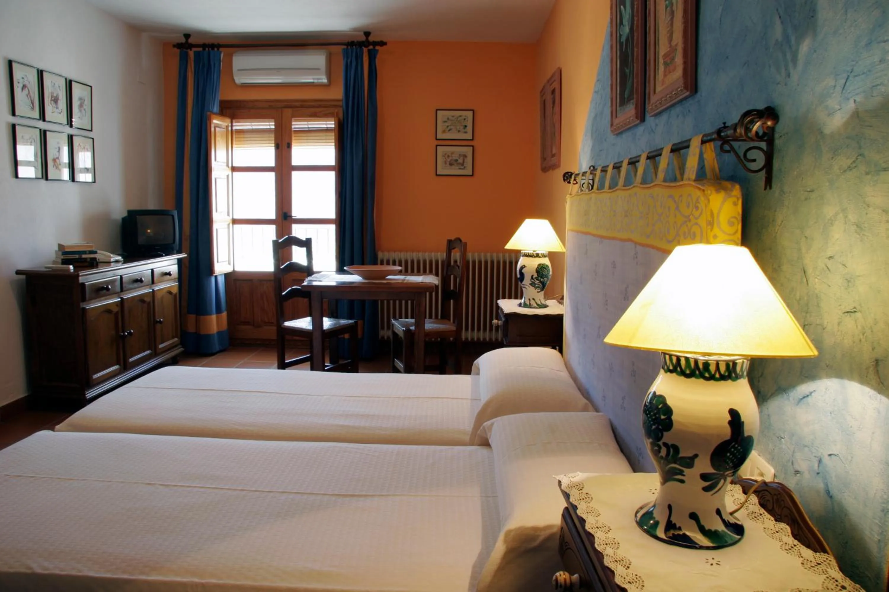 Photo of the whole room, Bed in Hotel De Mecina Fondales