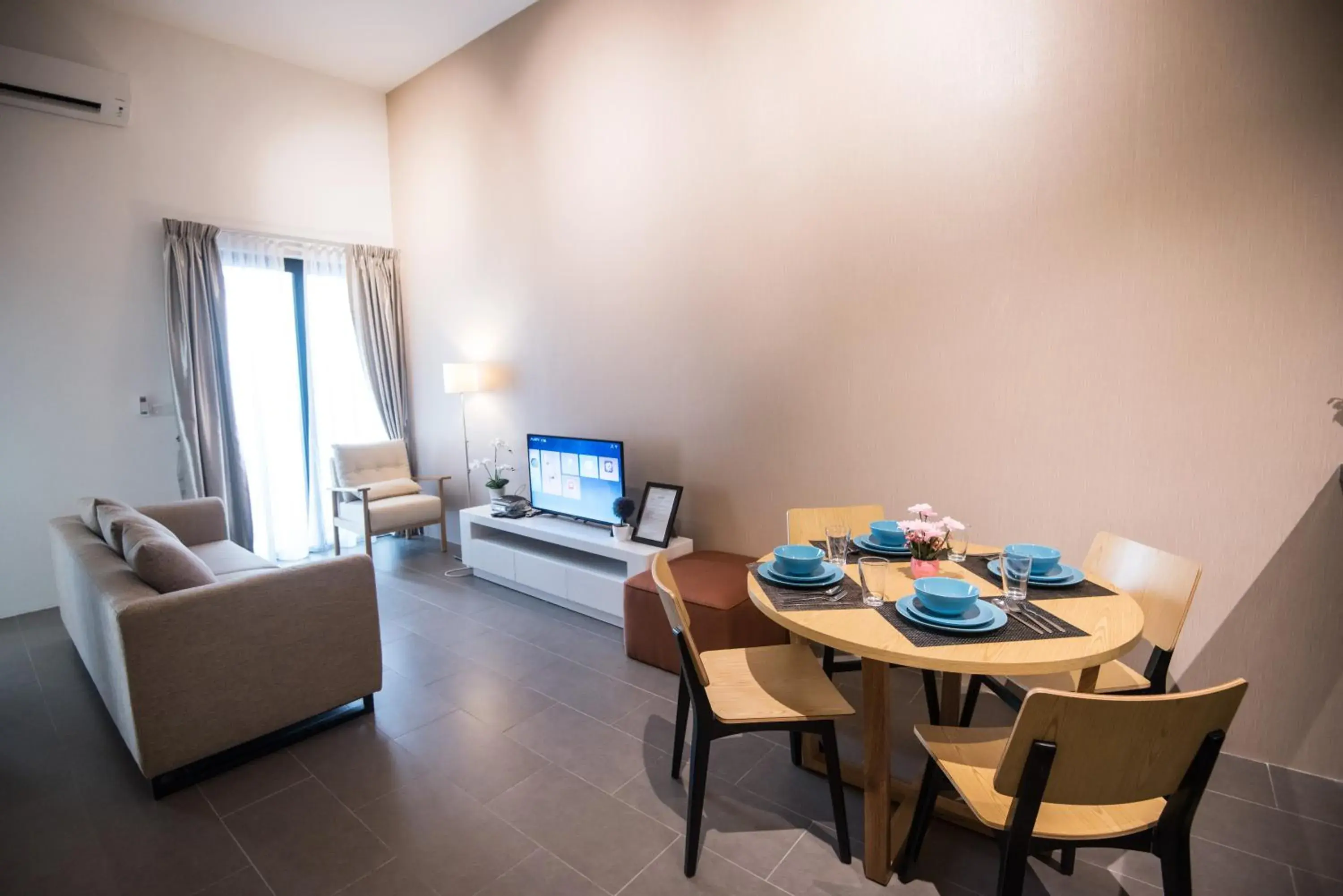 Living room in KL Sentral Bangsar Suites (EST) by Luxury Suites Asia Living room in KL Sentral Bangsar Suites (EST) by Luxury Suites Asia