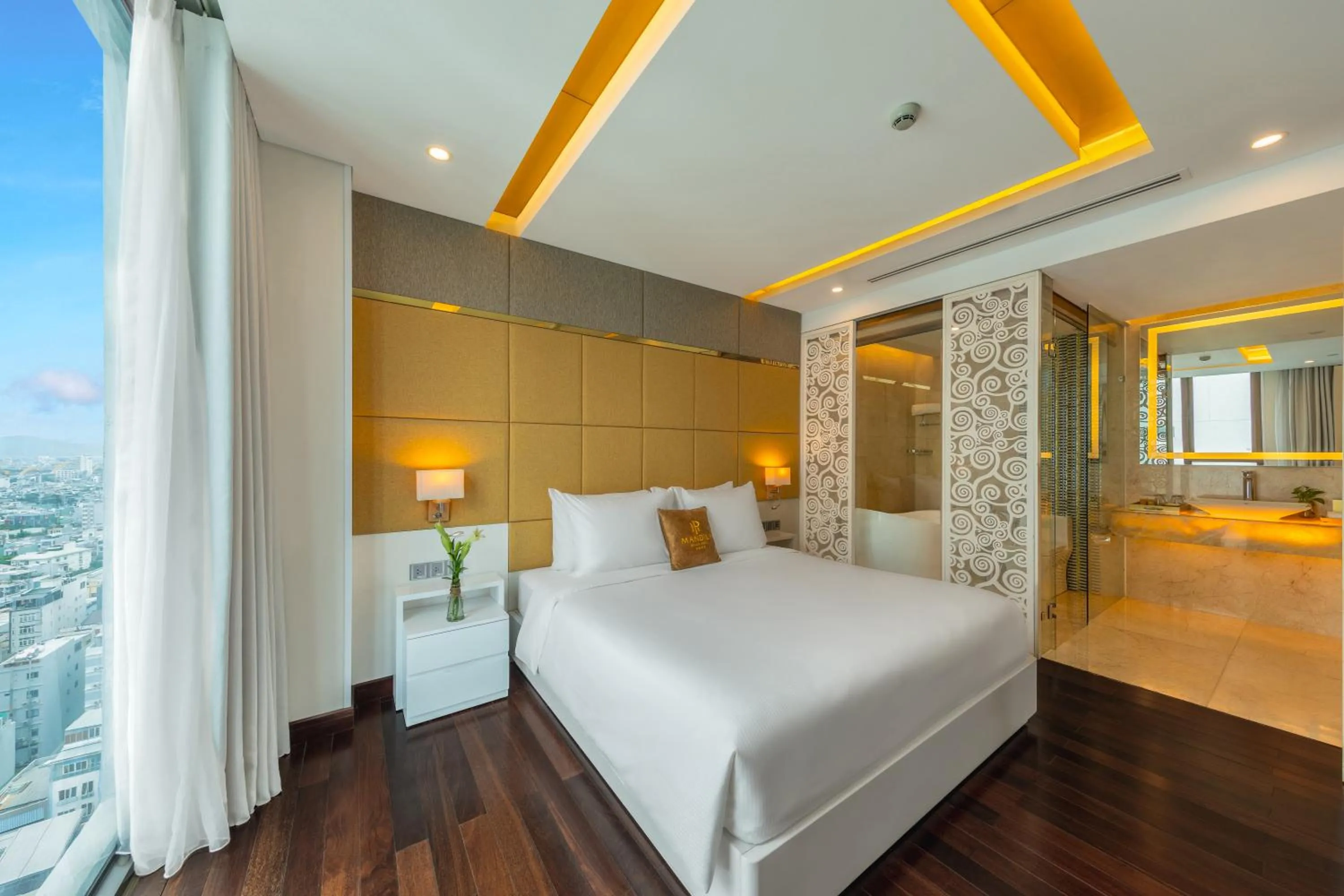 Bed in Mandila Beach Hotel Danang
