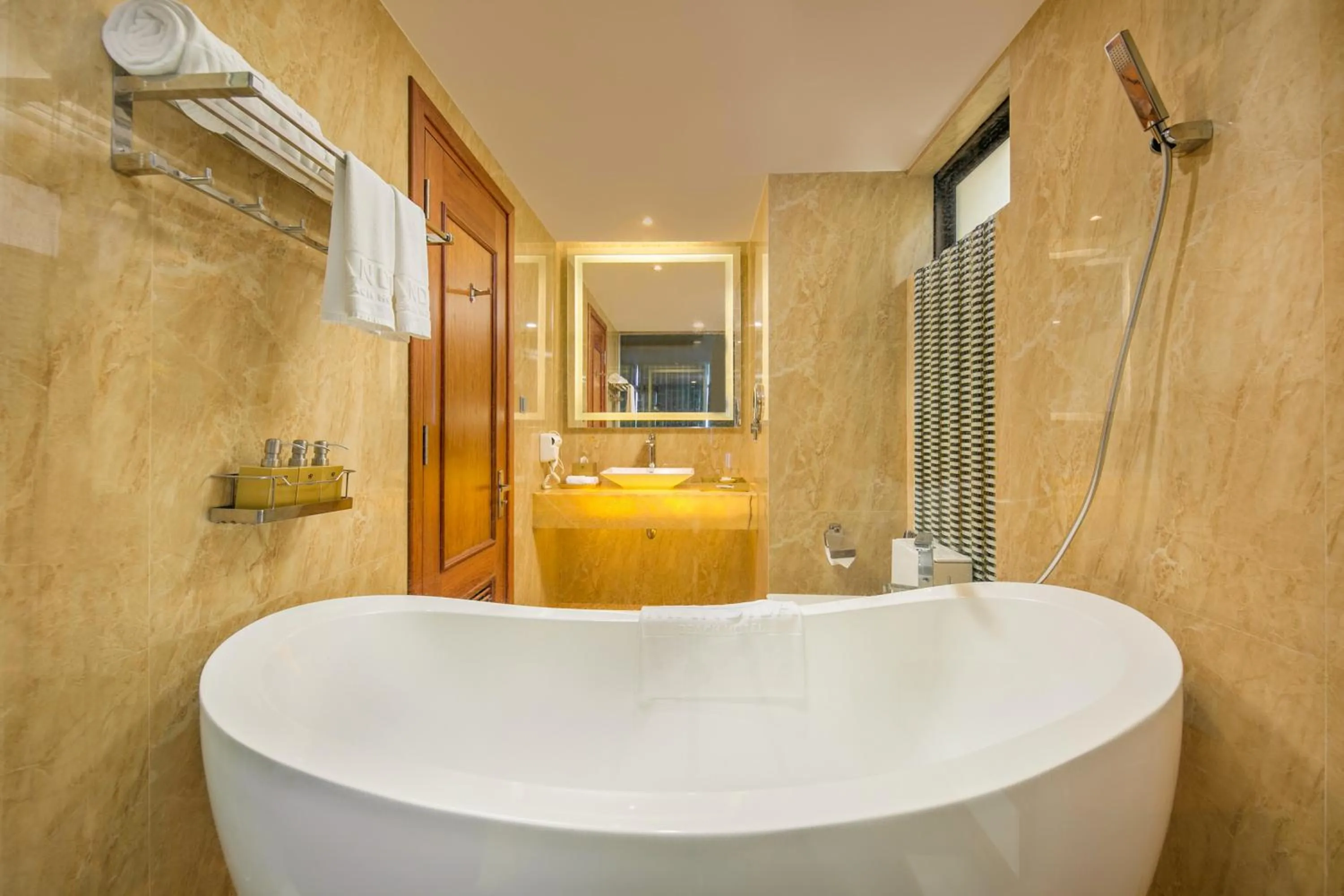 Shower in Mandila Beach Hotel Danang