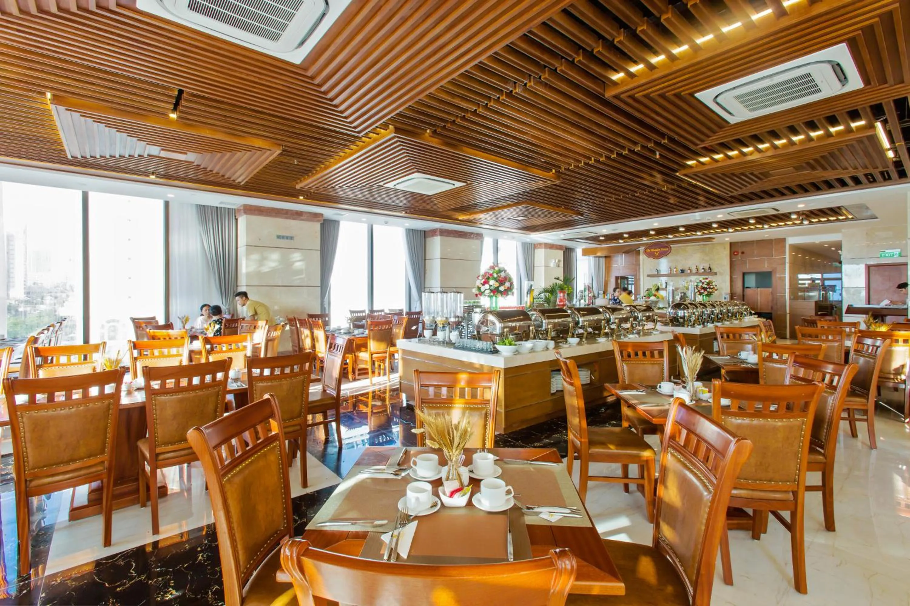 Restaurant/places to eat in Mandila Beach Hotel Danang