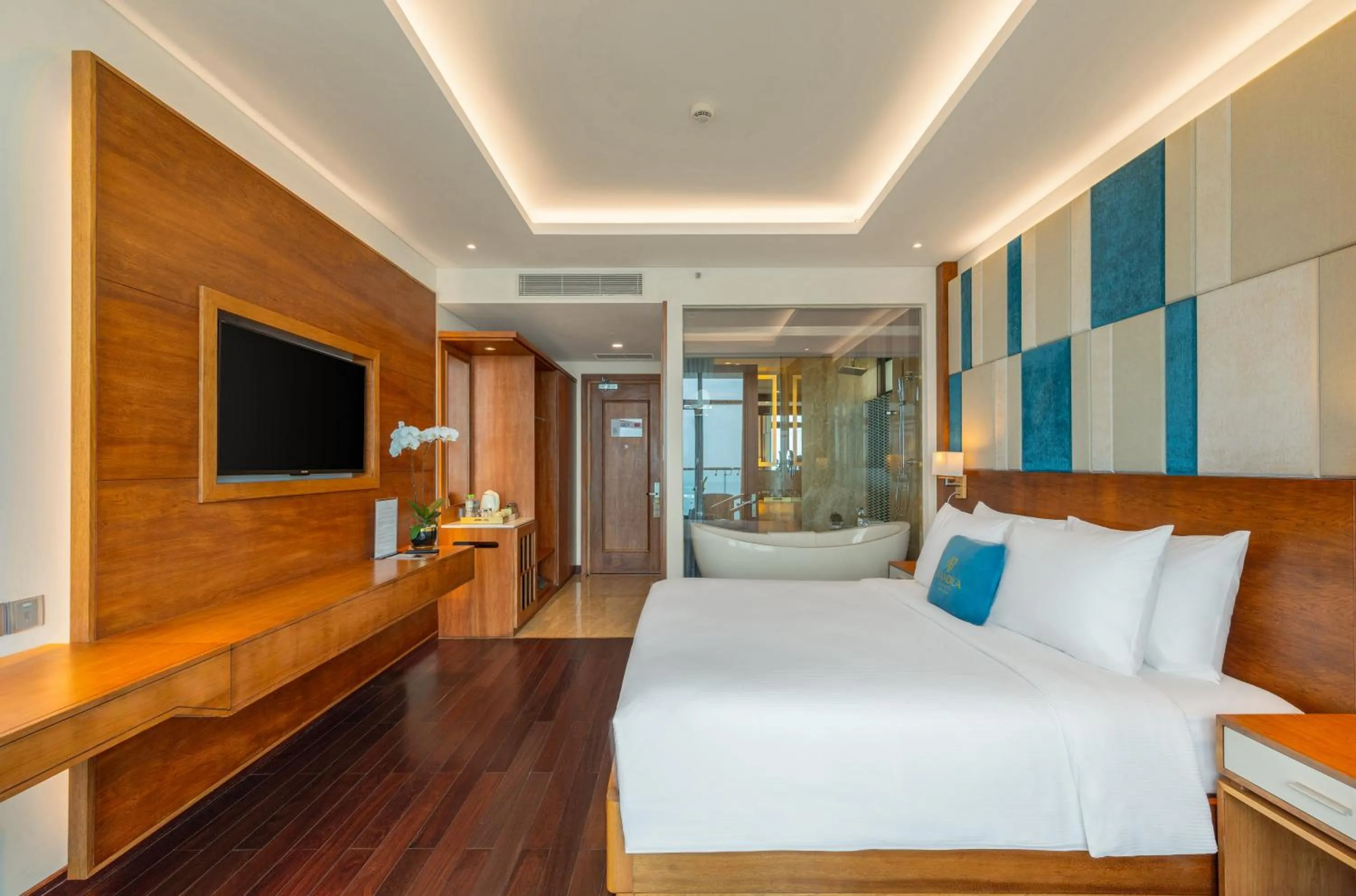 TV and multimedia, Bed in Mandila Beach Hotel Danang