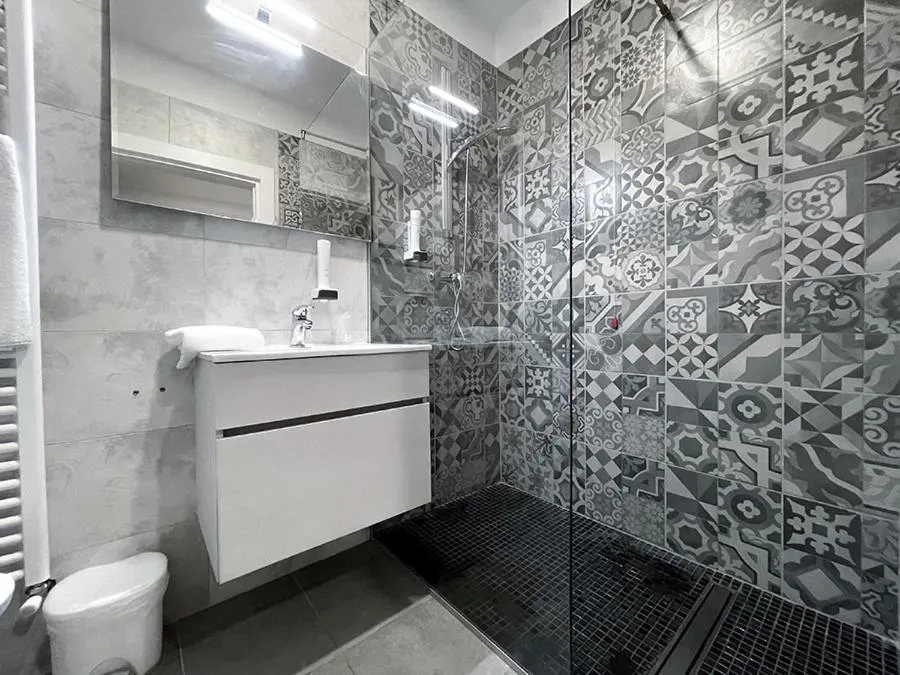 Shower in Hotel De Nac