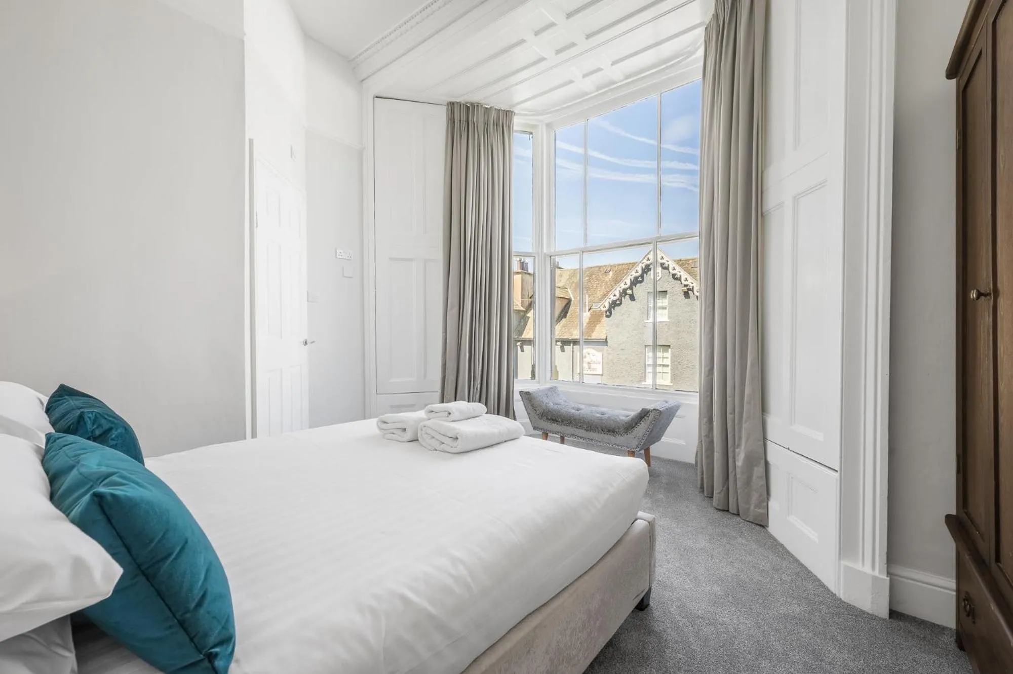 Photo of the whole room, Bed in Latimer House