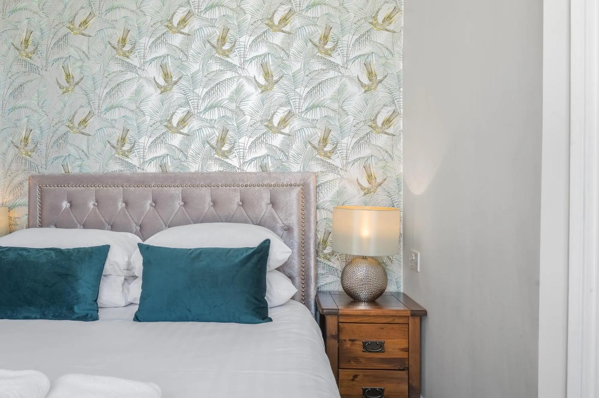 Bedroom, Bed in Latimer House