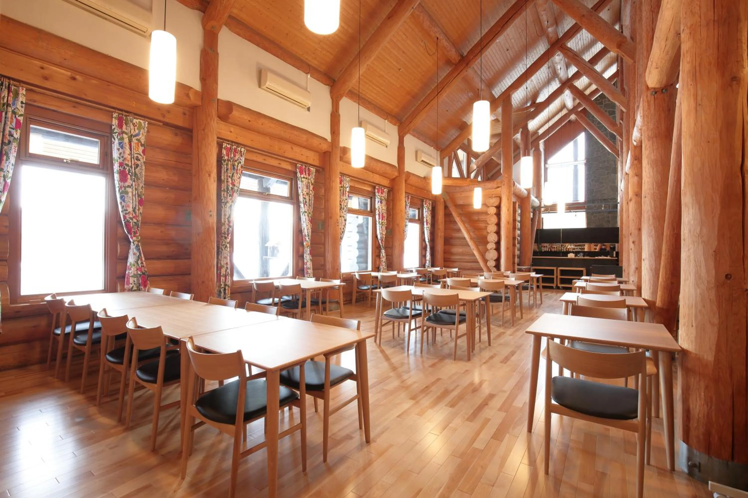 Log Hotel The Maple Lodge