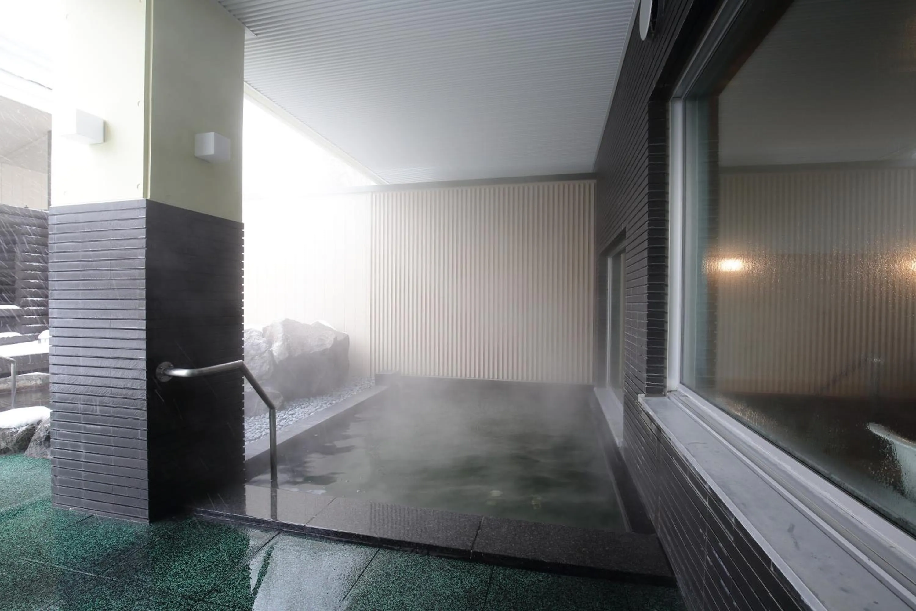 Public Bath in Log Hotel The Maple Lodge